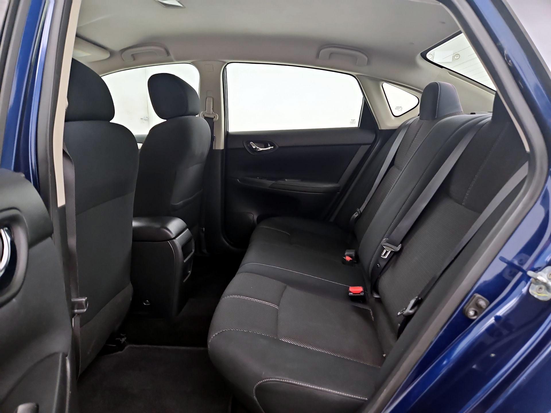 Thumbnail: 2016 Nissan Sentra - 18