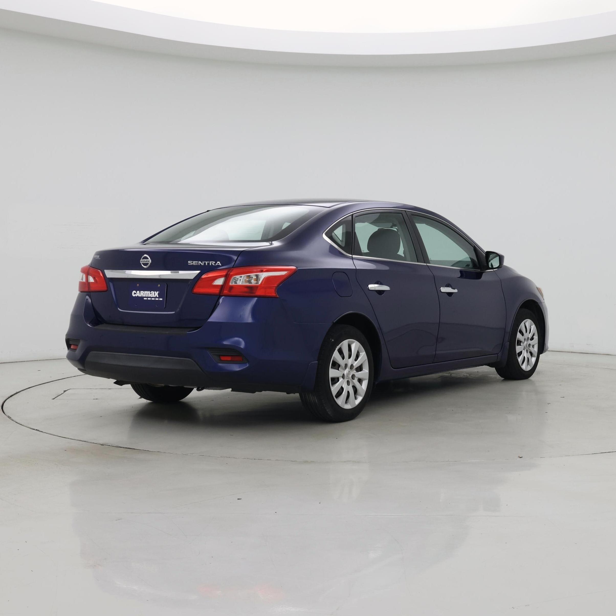 Thumbnail: 2016 Nissan Sentra - 8