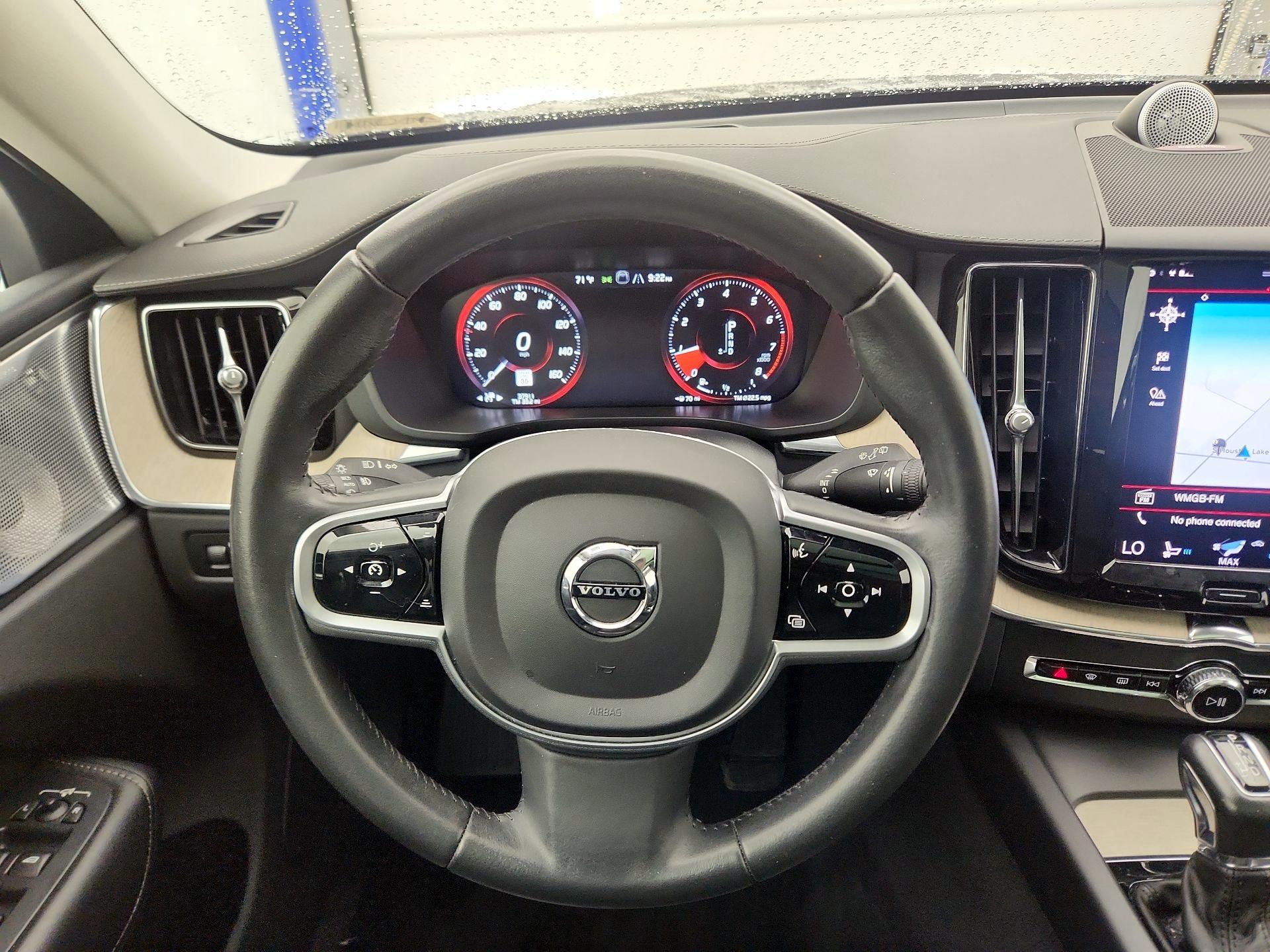 Thumbnail: 2021 Volvo XC60 - 10