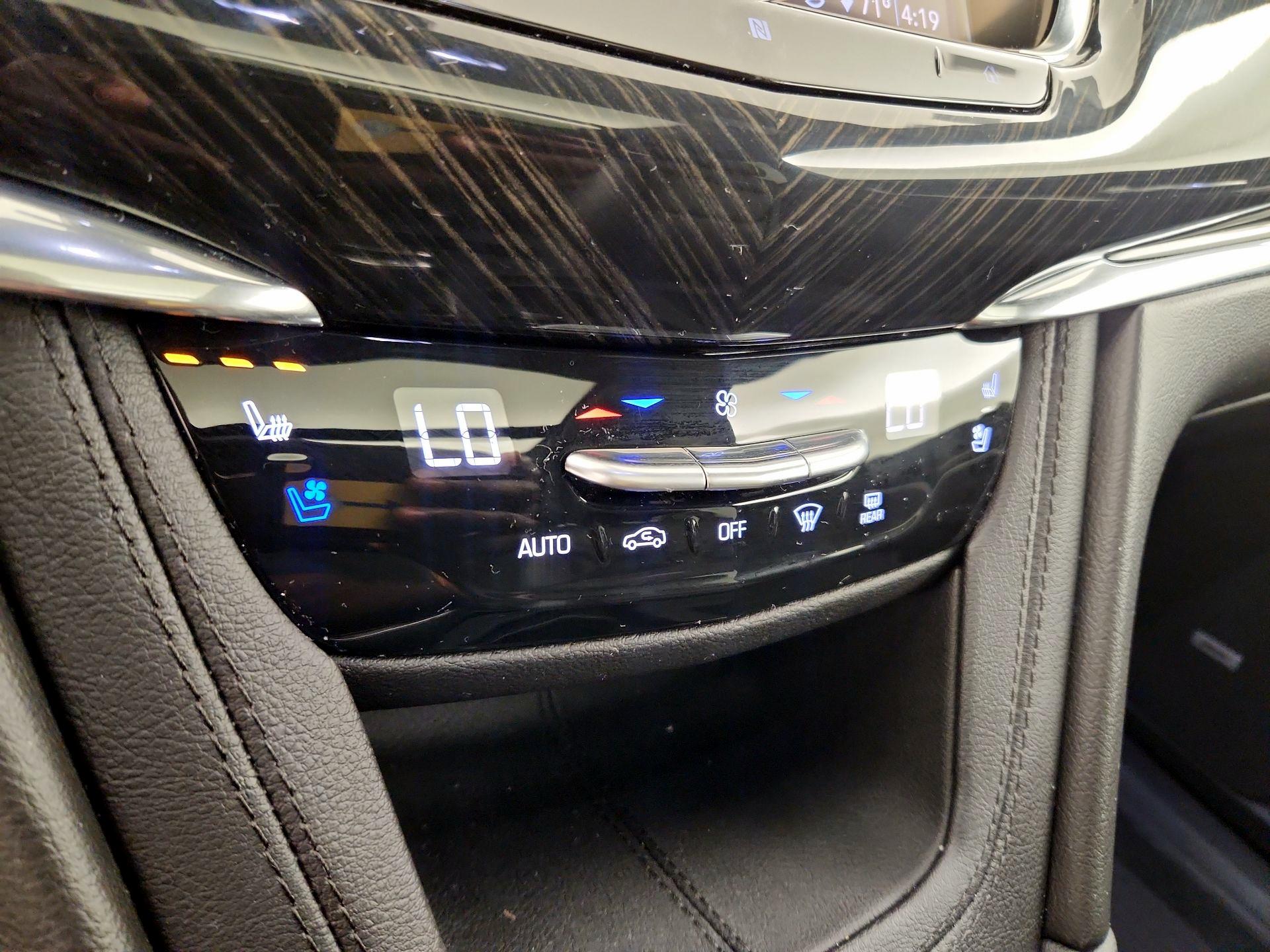 Thumbnail: 2020 Cadillac XT6 - 17