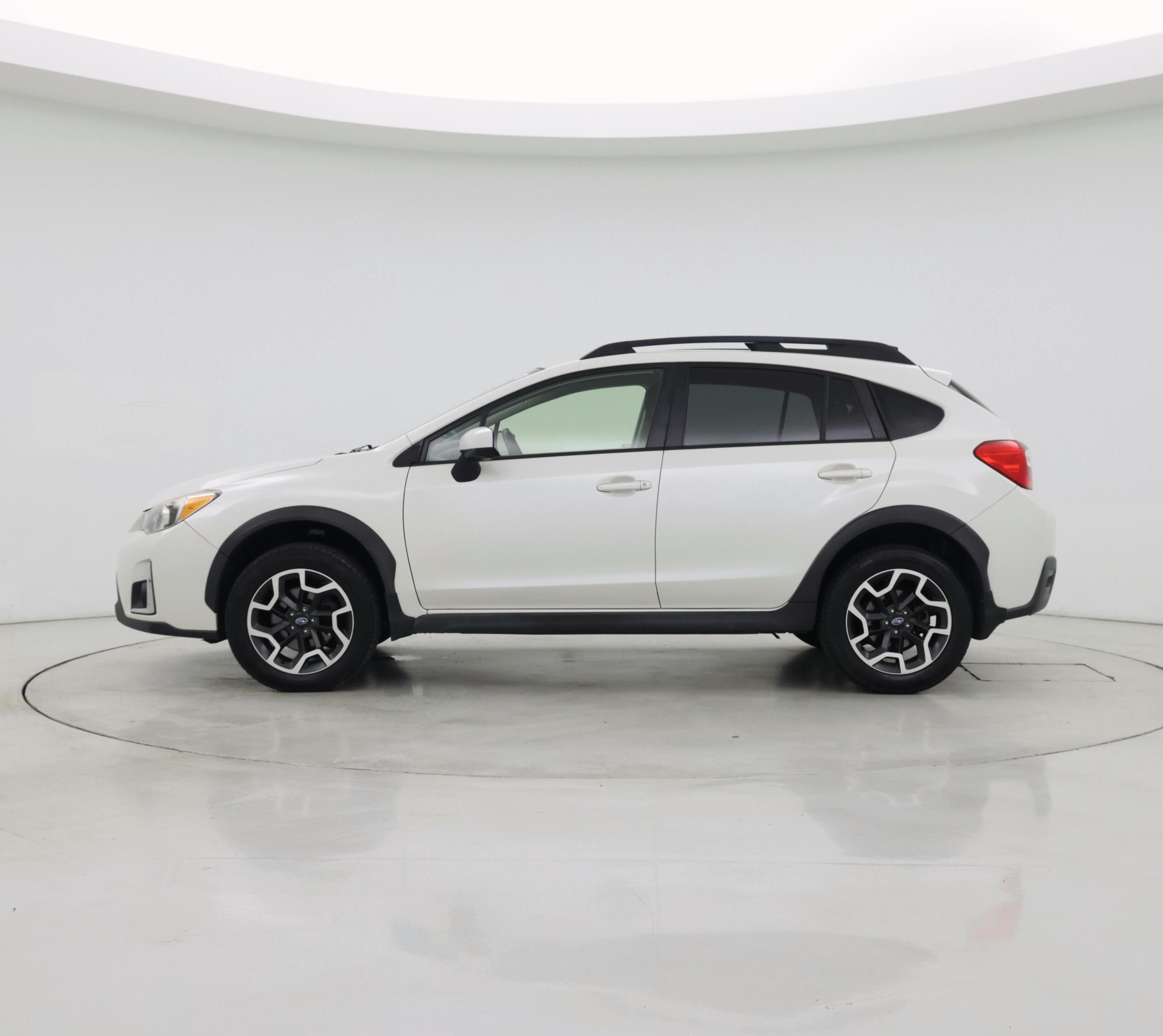 Thumbnail: 2017 Subaru Crosstrek - 3