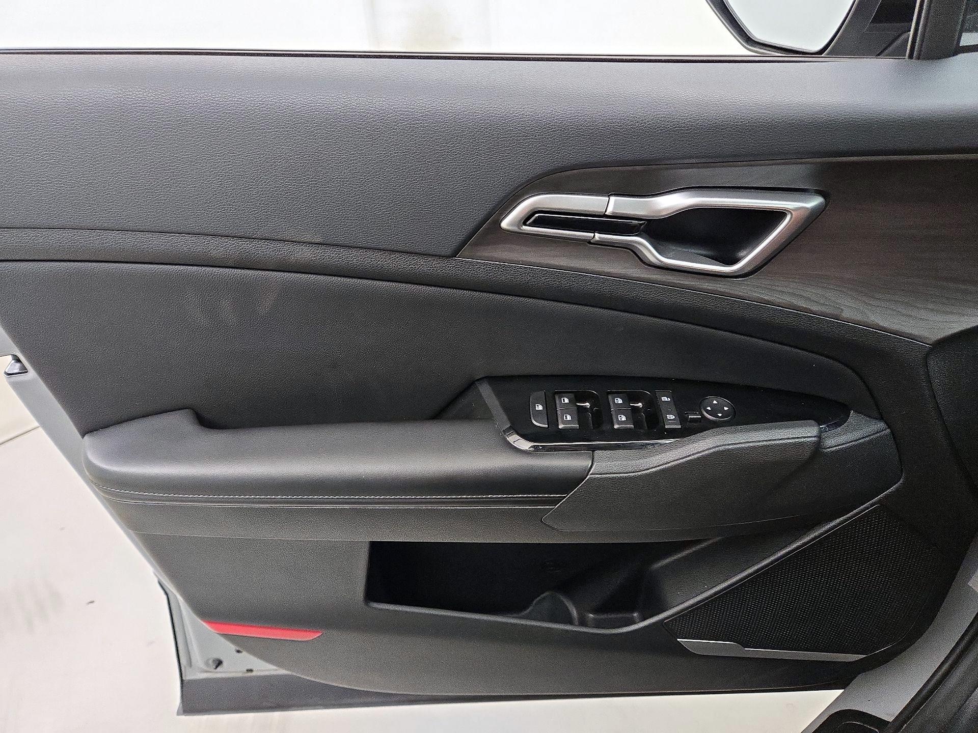 Thumbnail: 2023 Kia Sportage - 12
