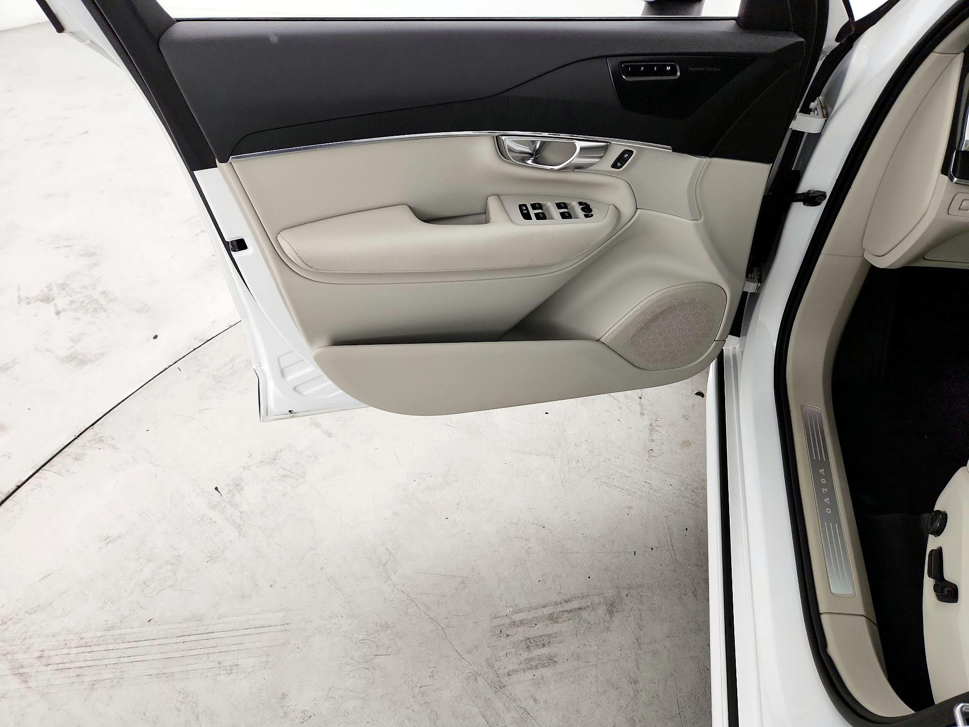 Thumbnail: 2020 Volvo XC90 - 12