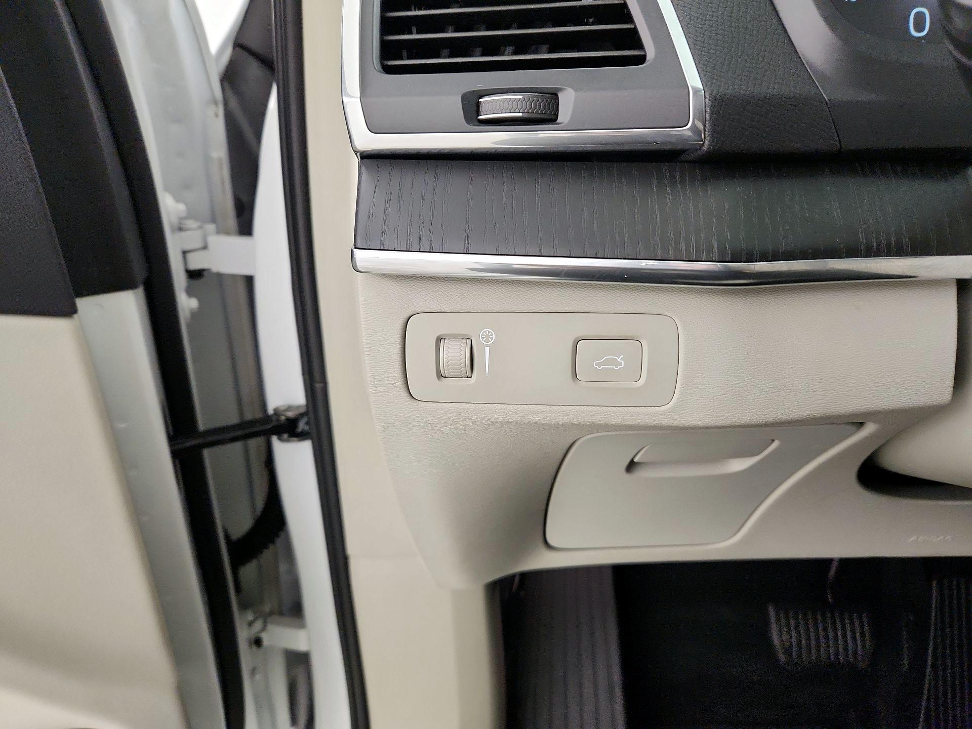 Thumbnail: 2020 Volvo XC90 - 13