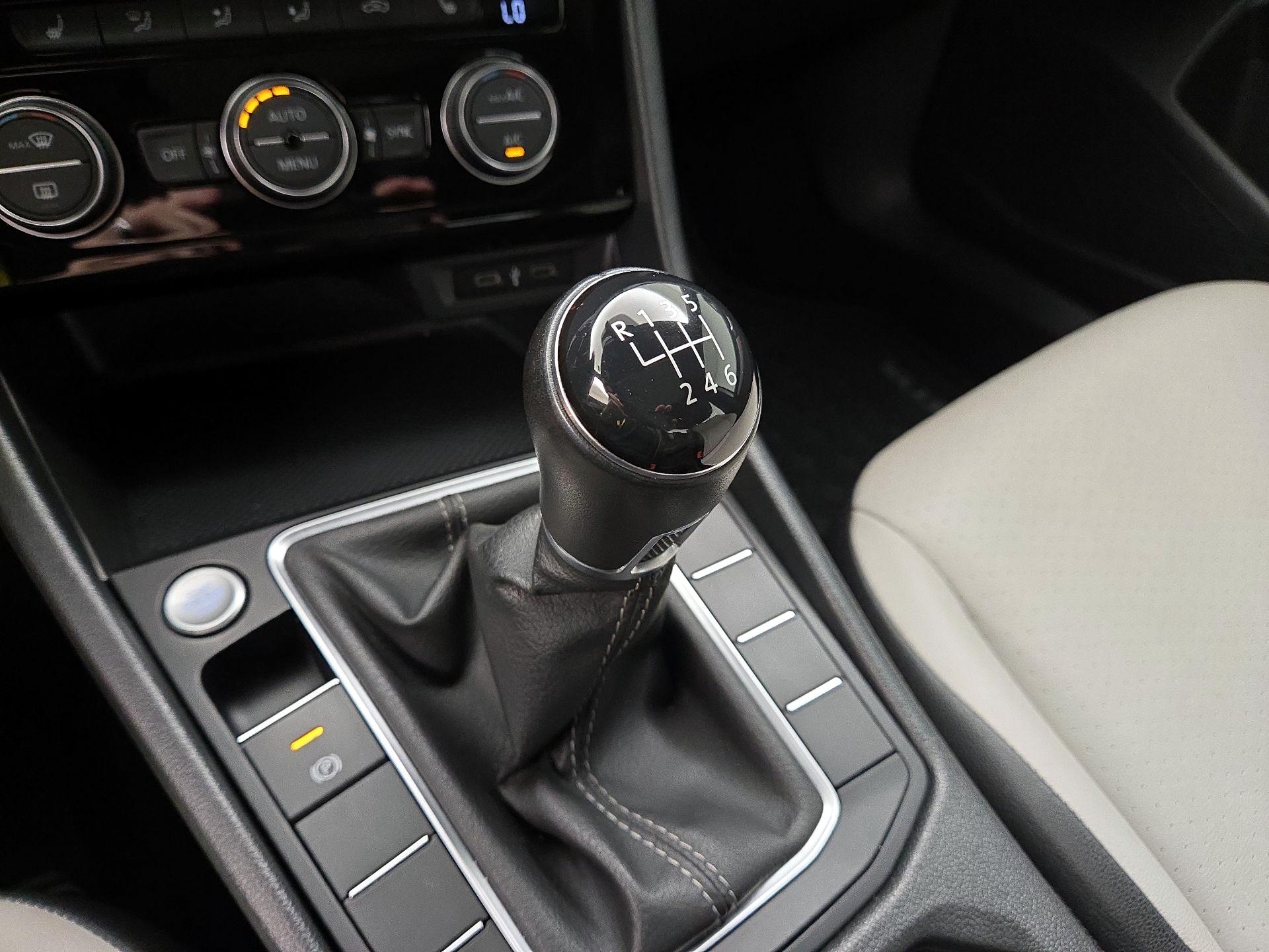 Thumbnail: 2021 Volkswagen Jetta - 17