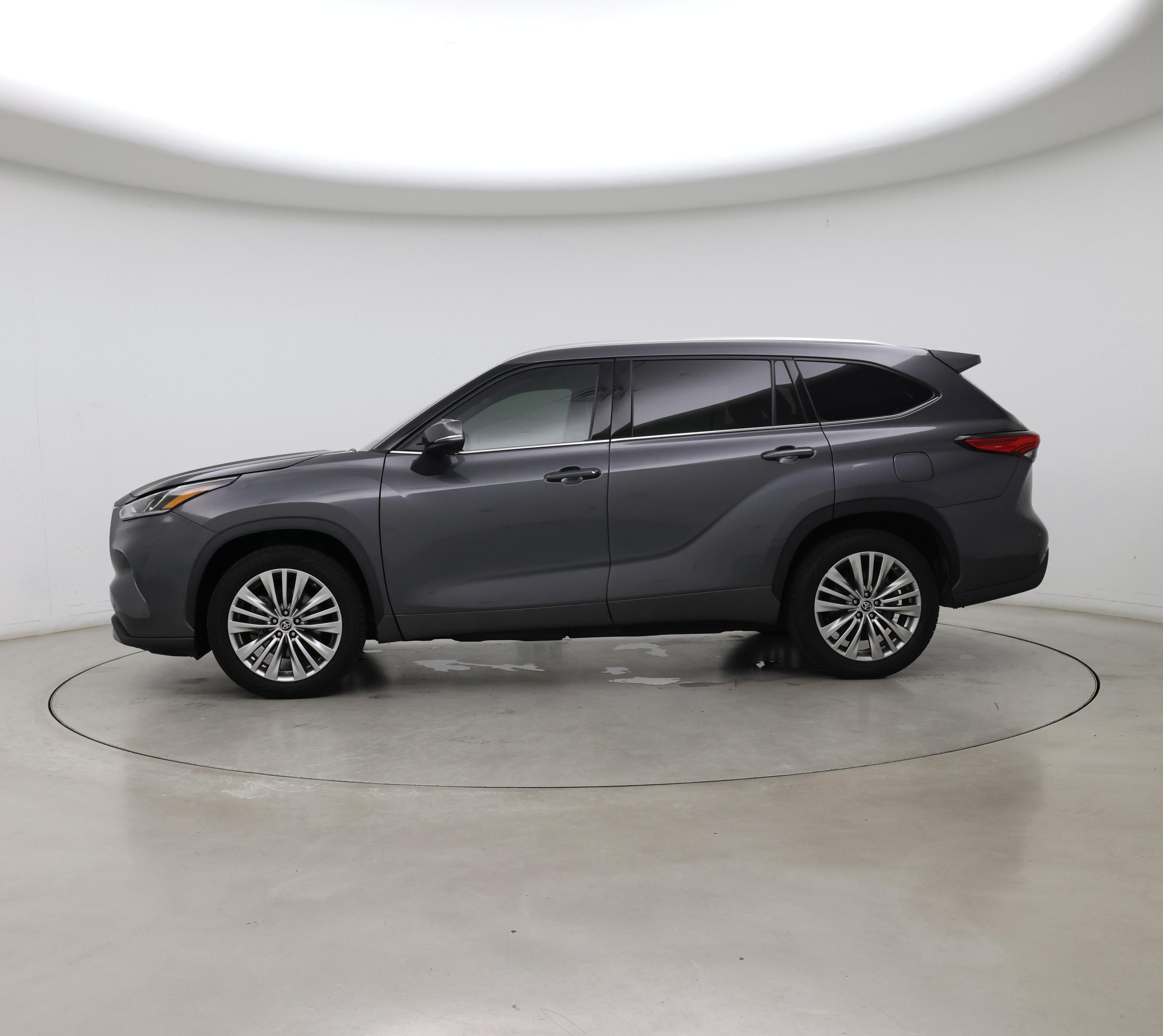 Thumbnail: 2023 Toyota Highlander - 3