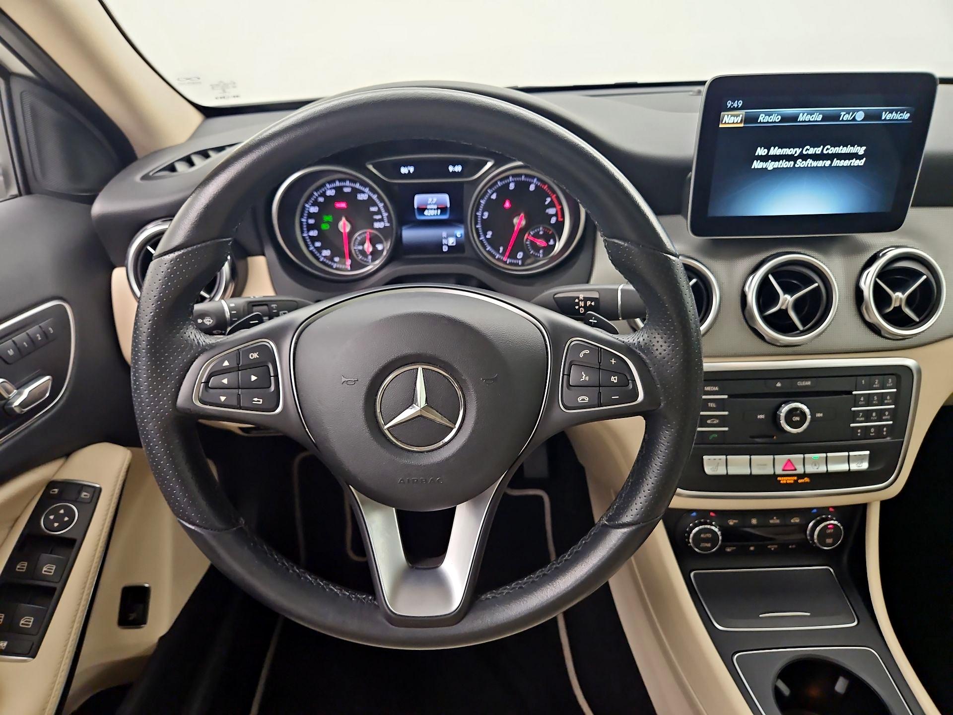 Thumbnail: 2018 Mercedes-Benz GLA - 10