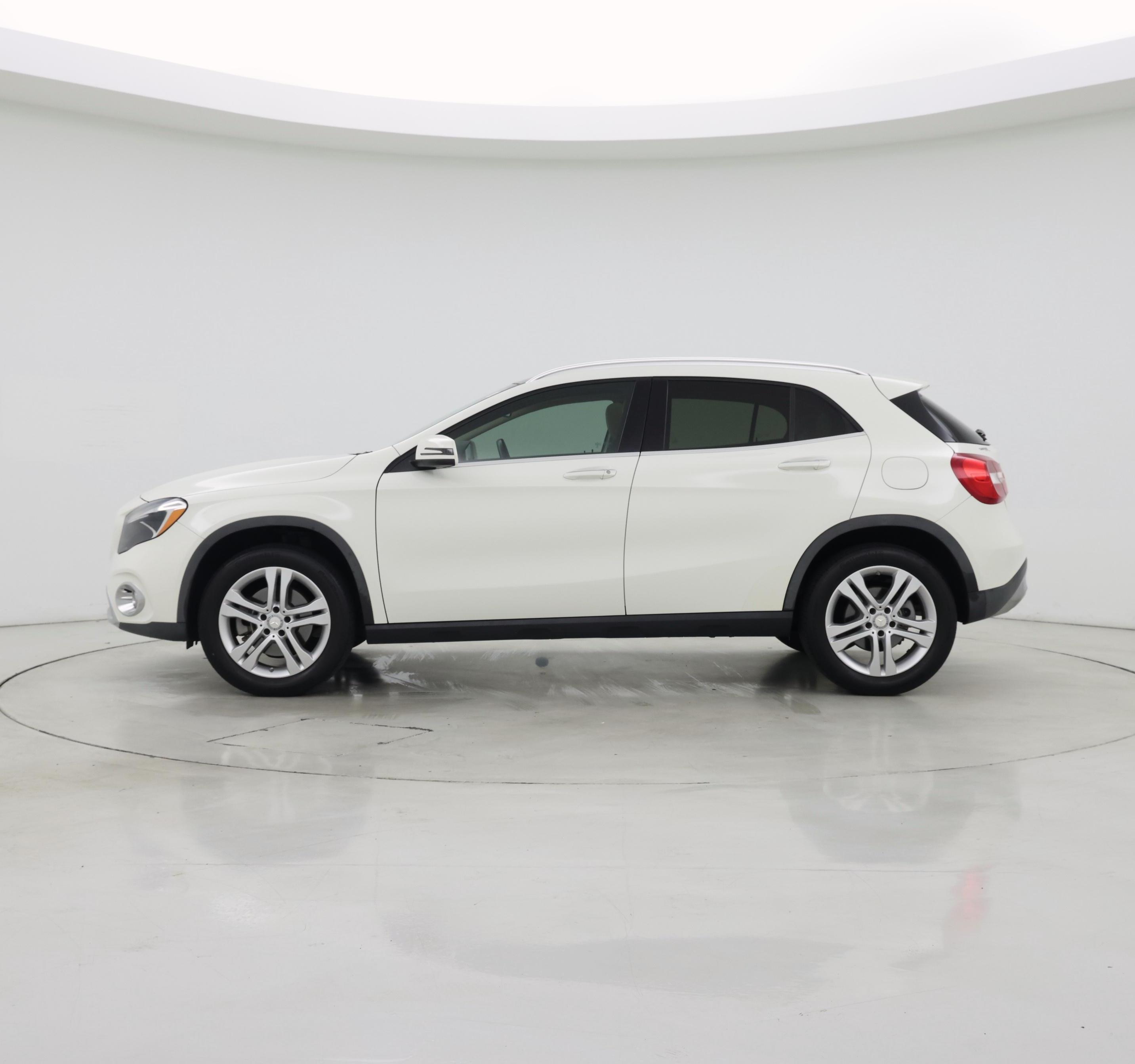 Thumbnail: 2018 Mercedes-Benz GLA - 3