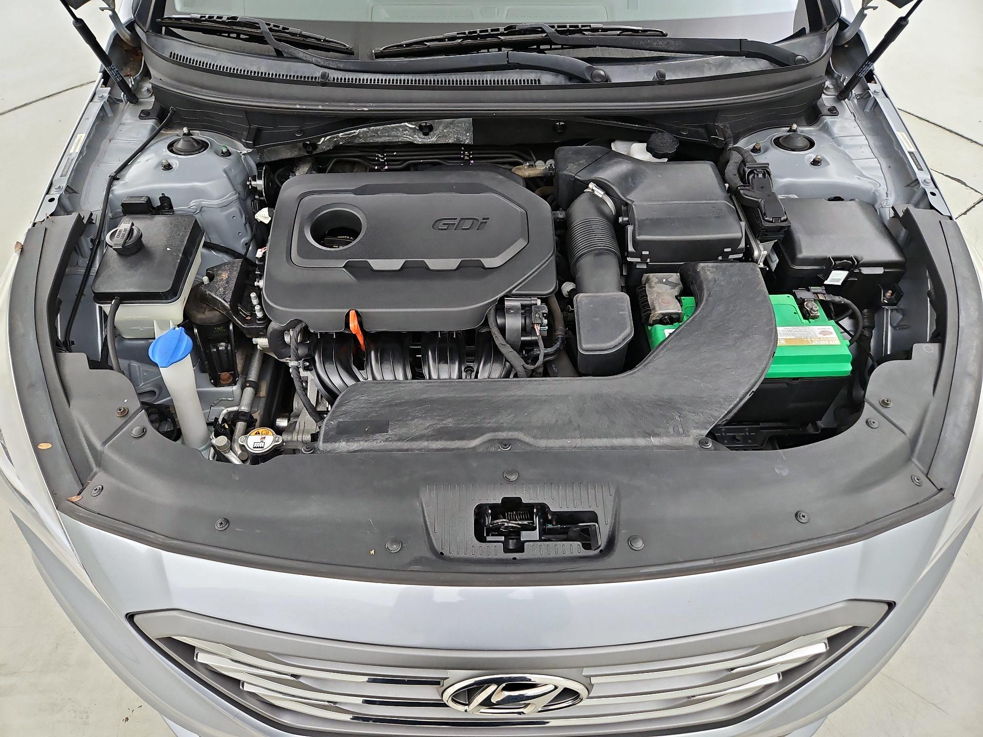 Thumbnail: 2015 Hyundai Sonata - 19