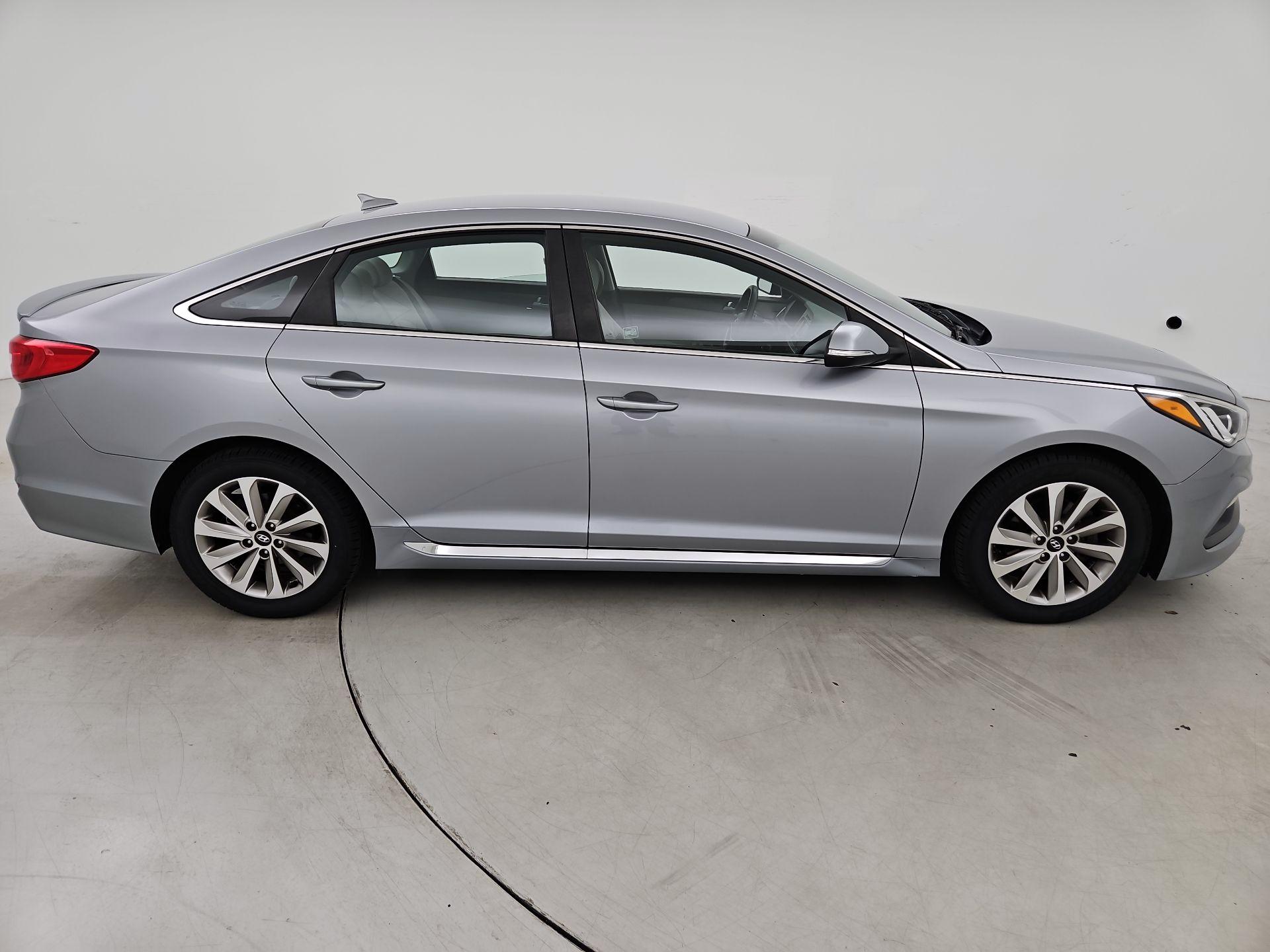 Thumbnail: 2015 Hyundai Sonata - 4