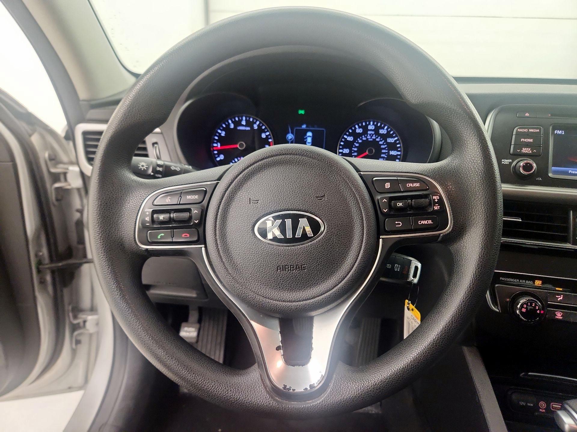 Thumbnail: 2017 Kia Optima - 10