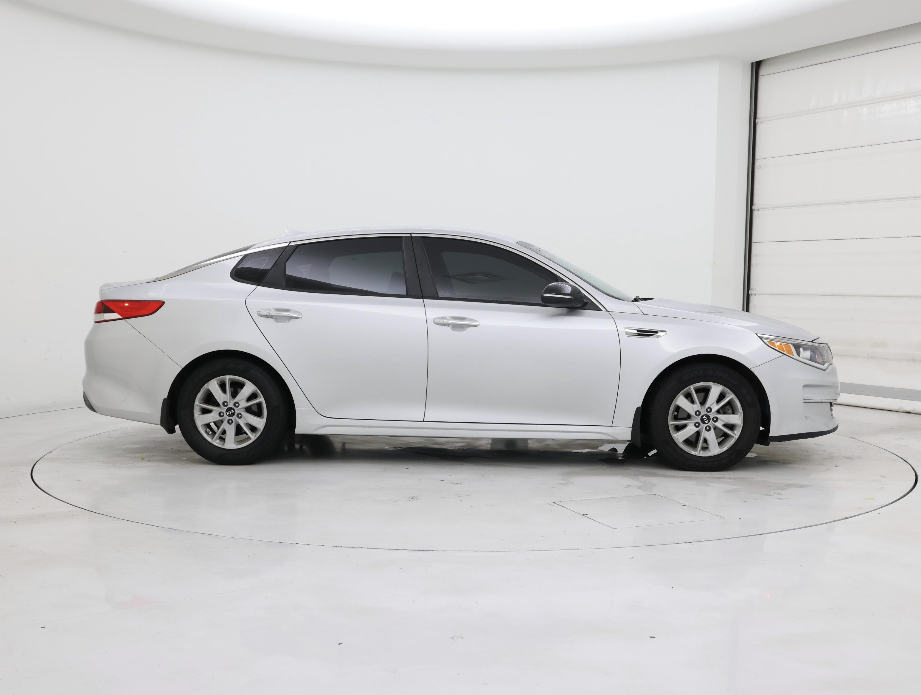 Thumbnail: 2017 Kia Optima - 7