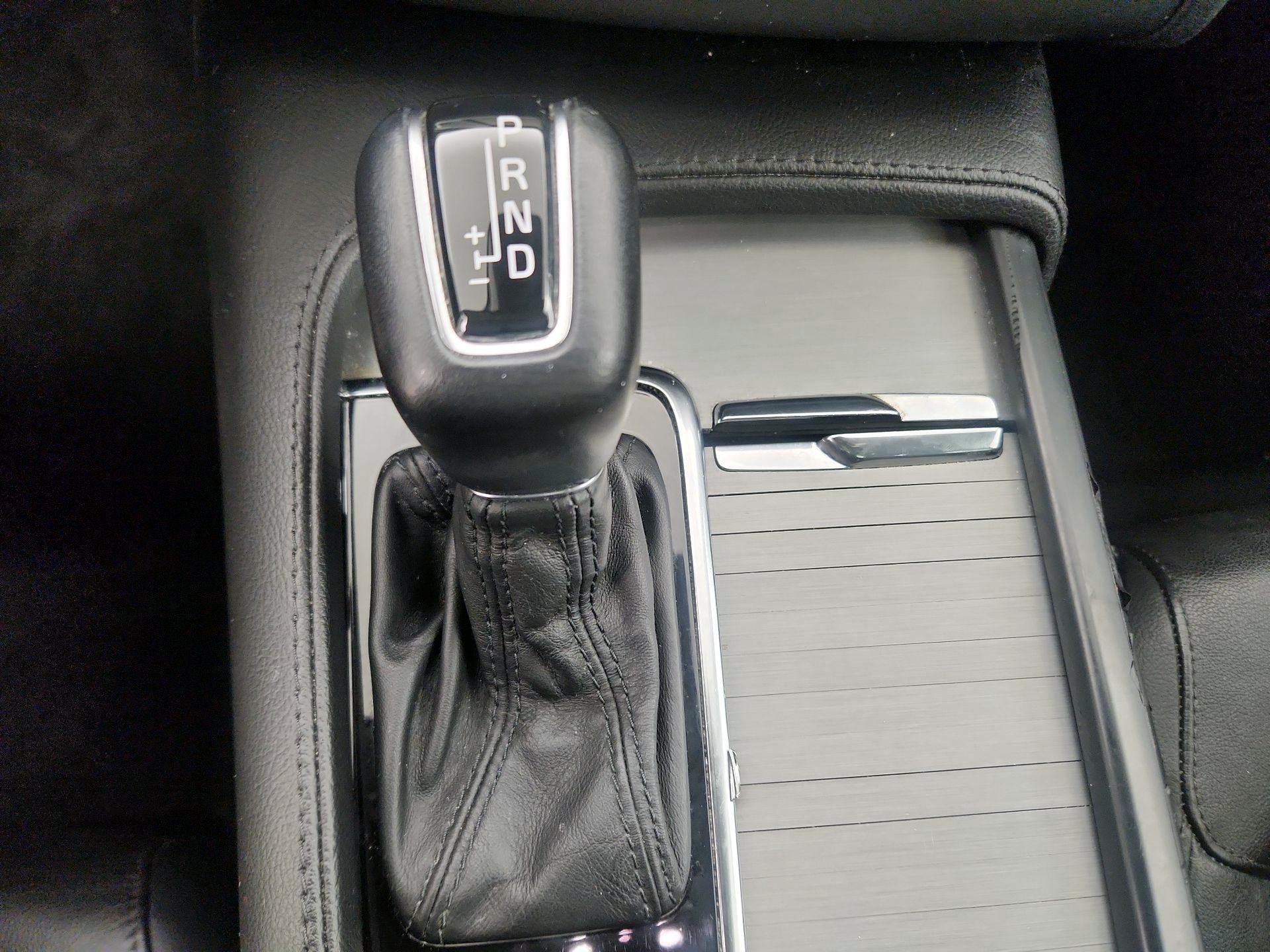 Thumbnail: 2022 Volvo XC90 - 17