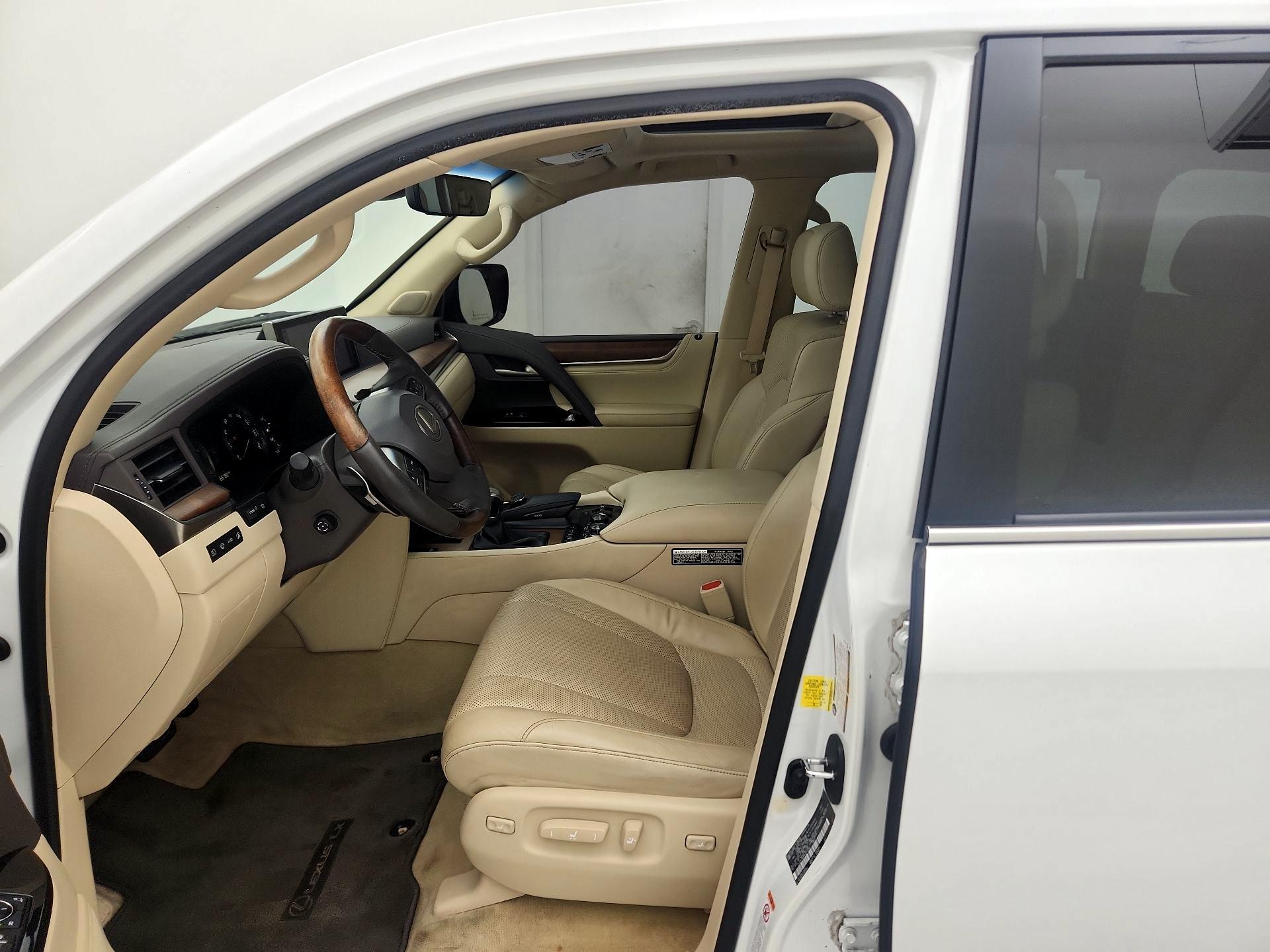 Thumbnail: 2019 Lexus LX - 11