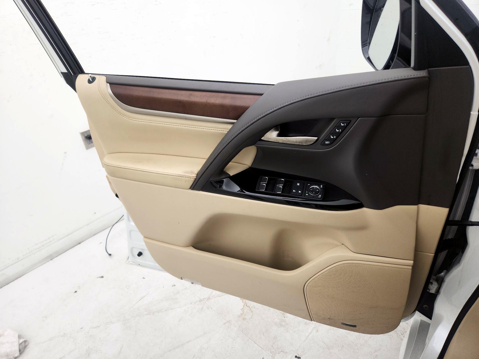 Thumbnail: 2019 Lexus LX - 12