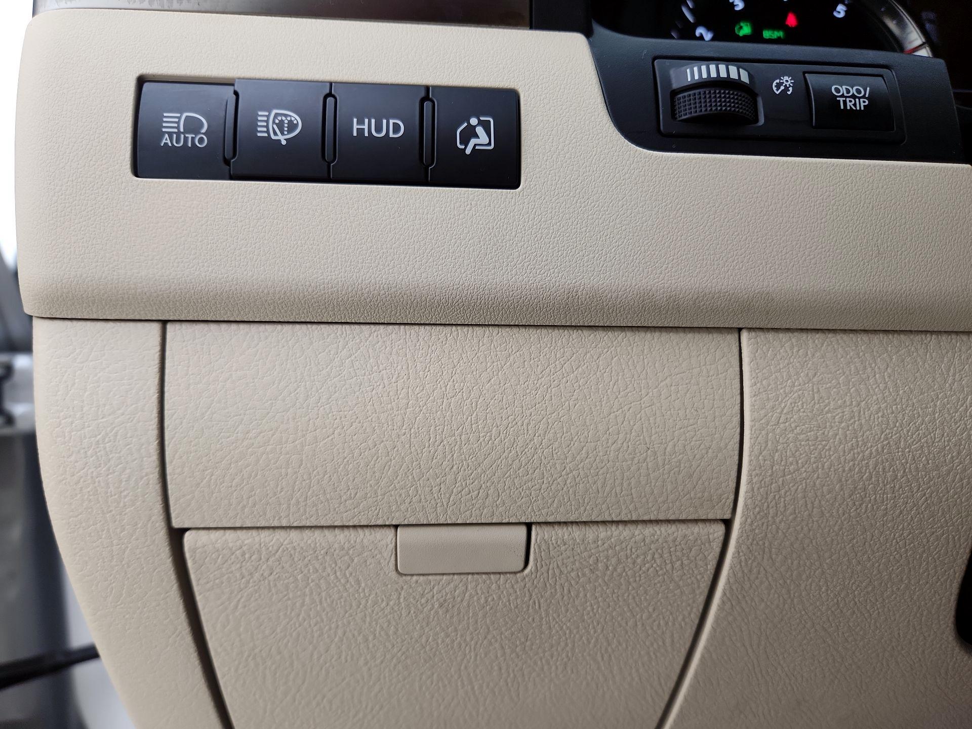 Thumbnail: 2019 Lexus LX - 13