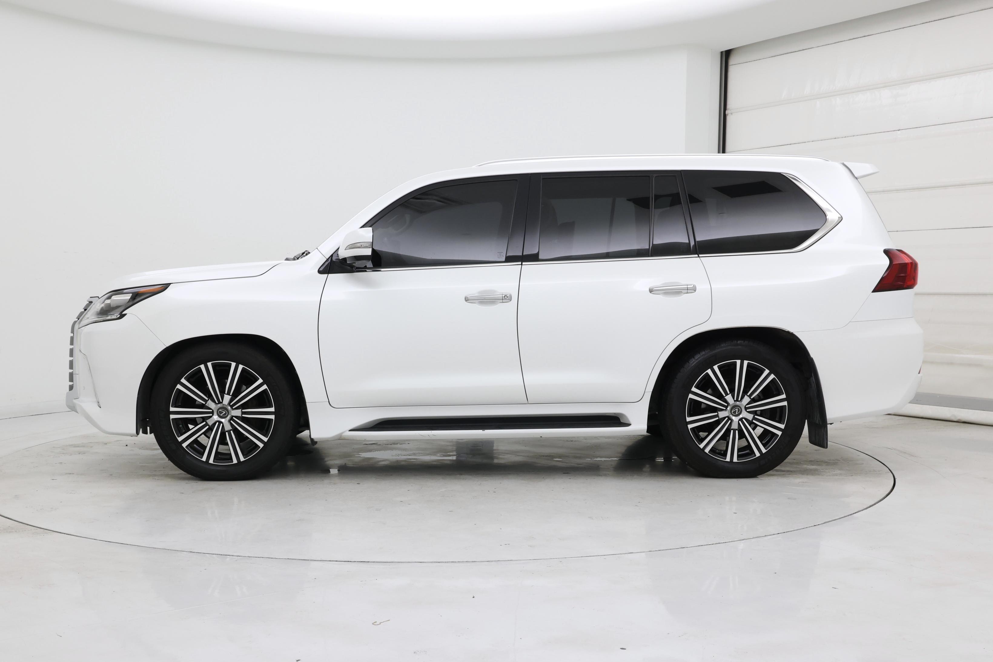 Thumbnail: 2019 Lexus LX - 3