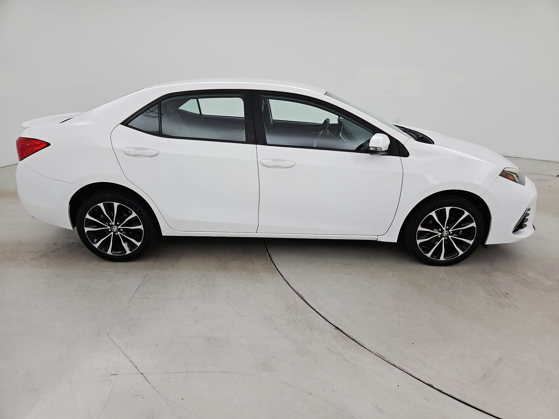 Thumbnail: 2018 Toyota Corolla - 4