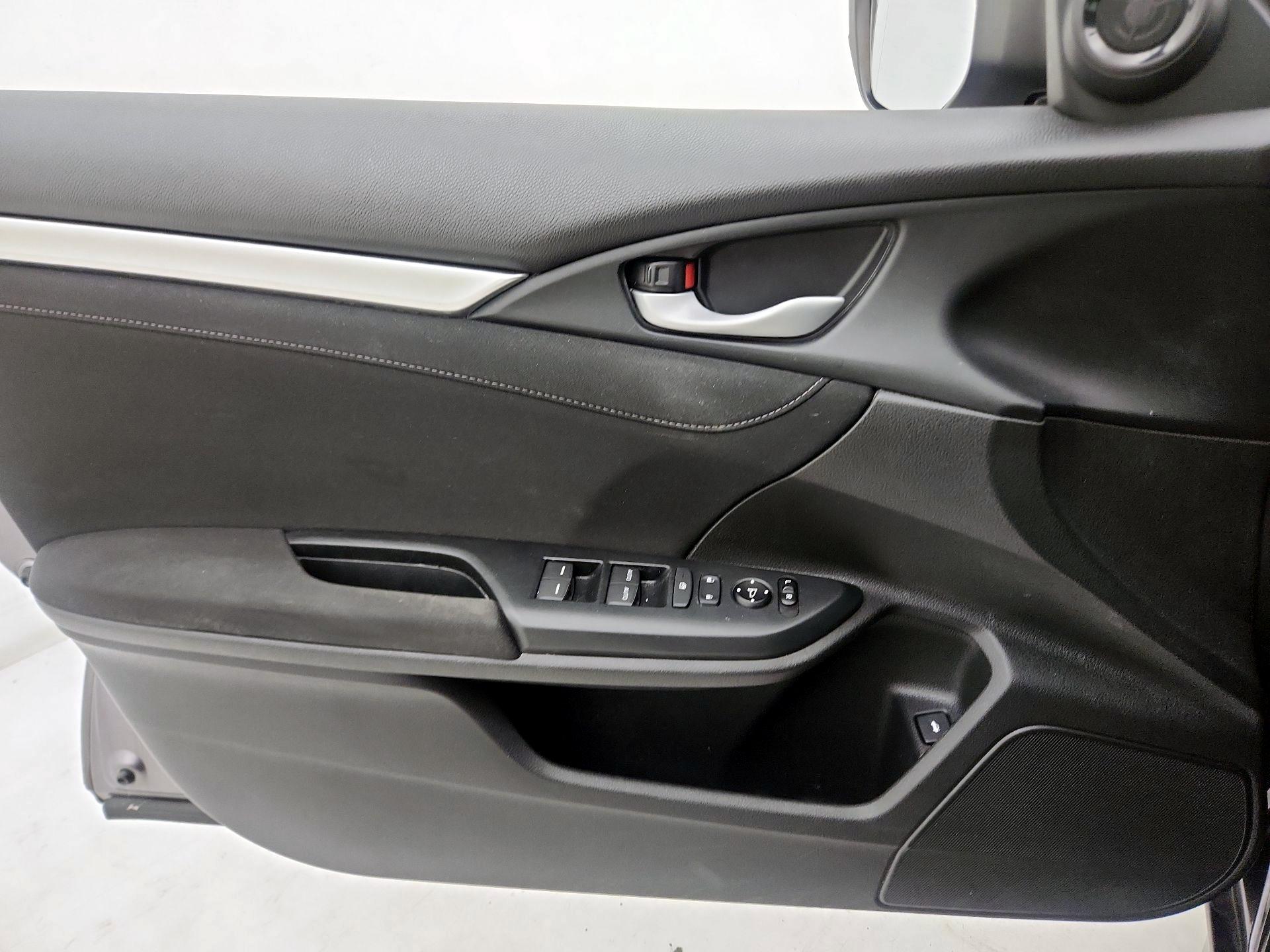 Thumbnail: 2016 Honda Civic - 12