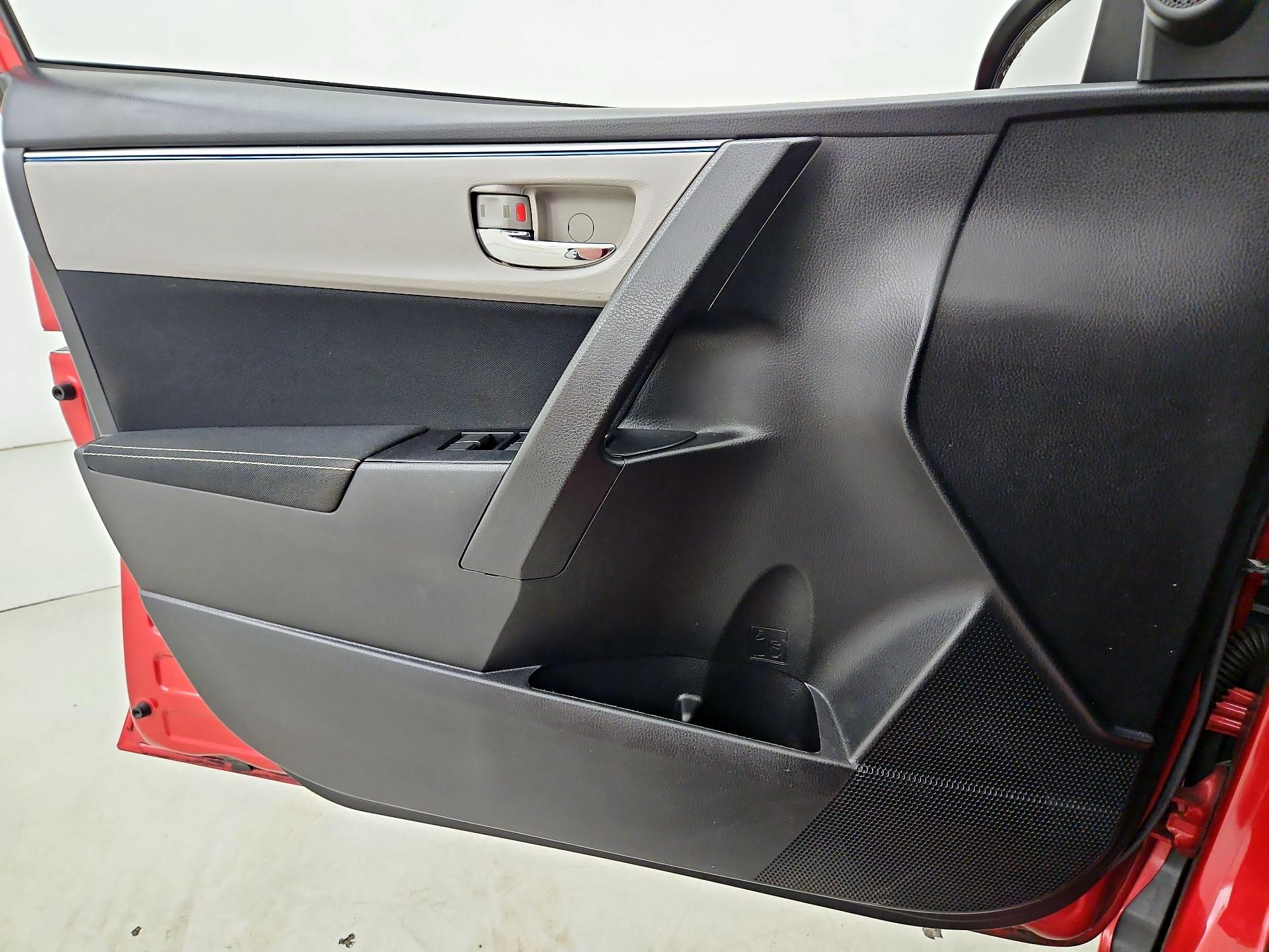 Thumbnail: 2016 Toyota Corolla - 12