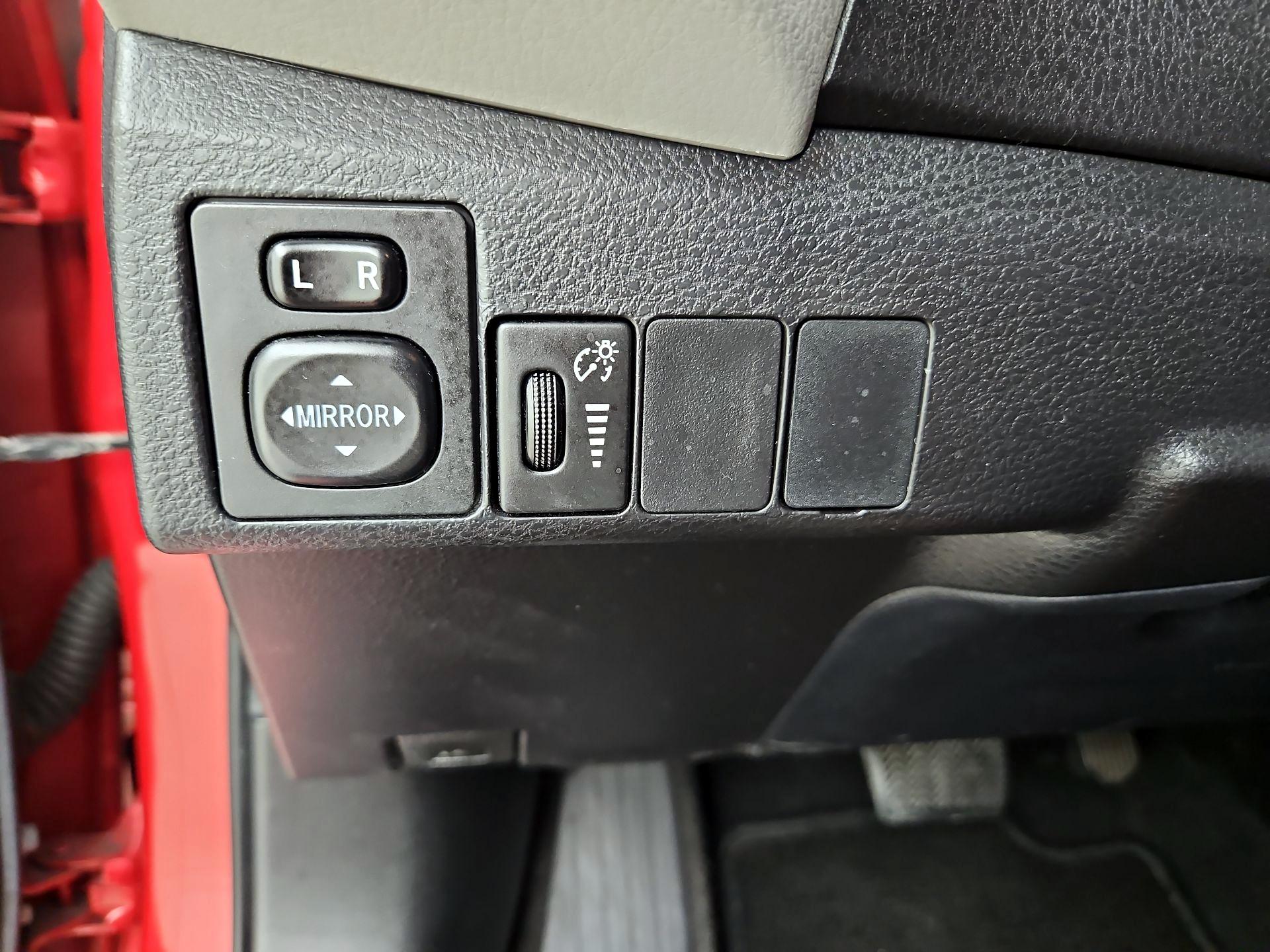 Thumbnail: 2016 Toyota Corolla - 13