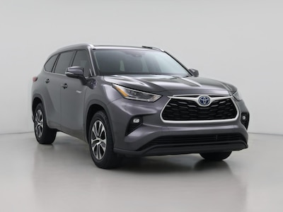 Gray 2021 Toyota Highlander Hybrid XLE