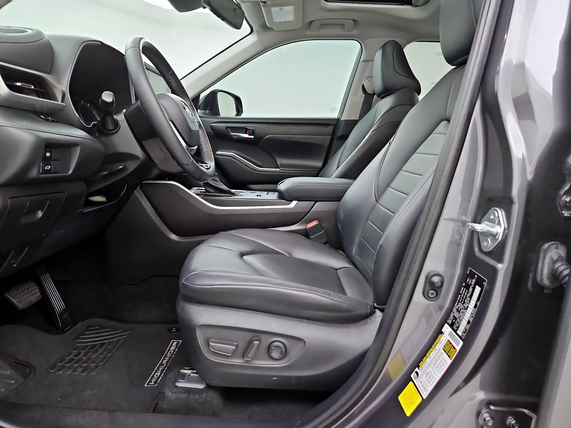 Thumbnail: 2021 Toyota Highlander - 11