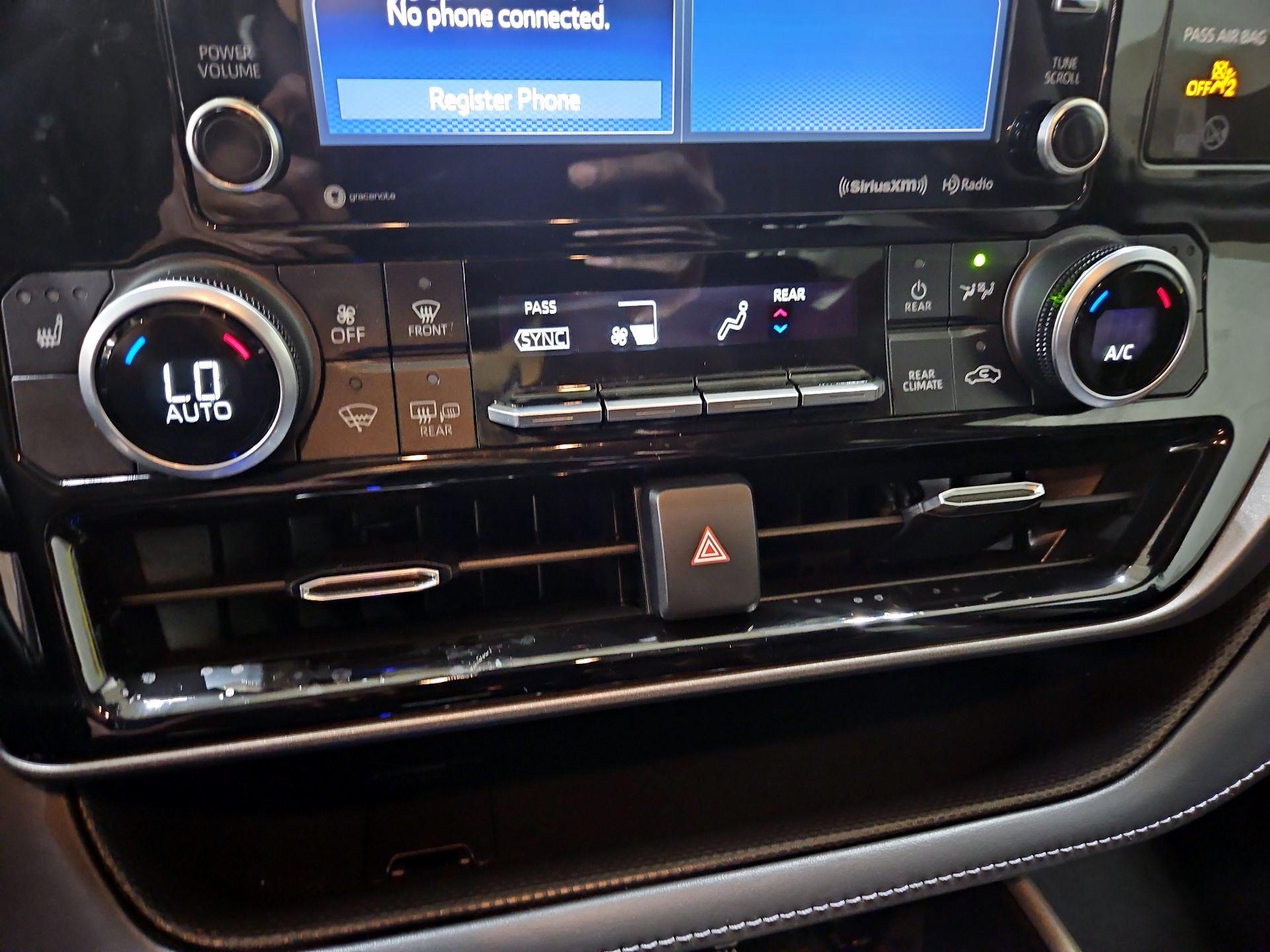 Thumbnail: 2021 Toyota Highlander - 15