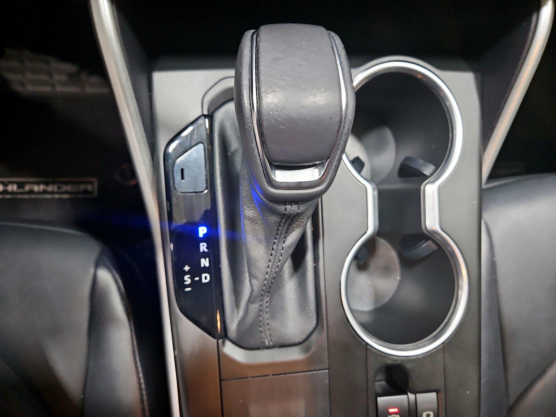 Thumbnail: 2021 Toyota Highlander - 16