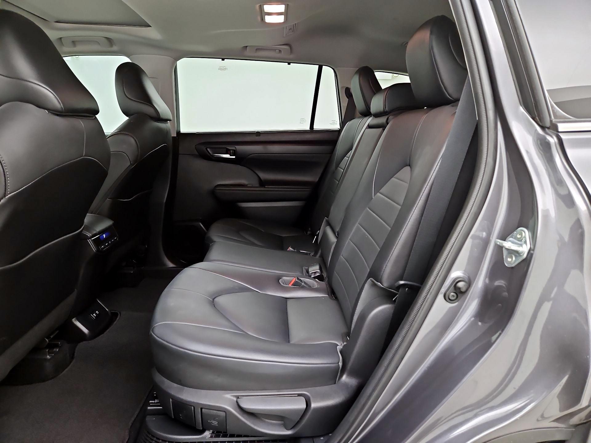 Thumbnail: 2021 Toyota Highlander - 19