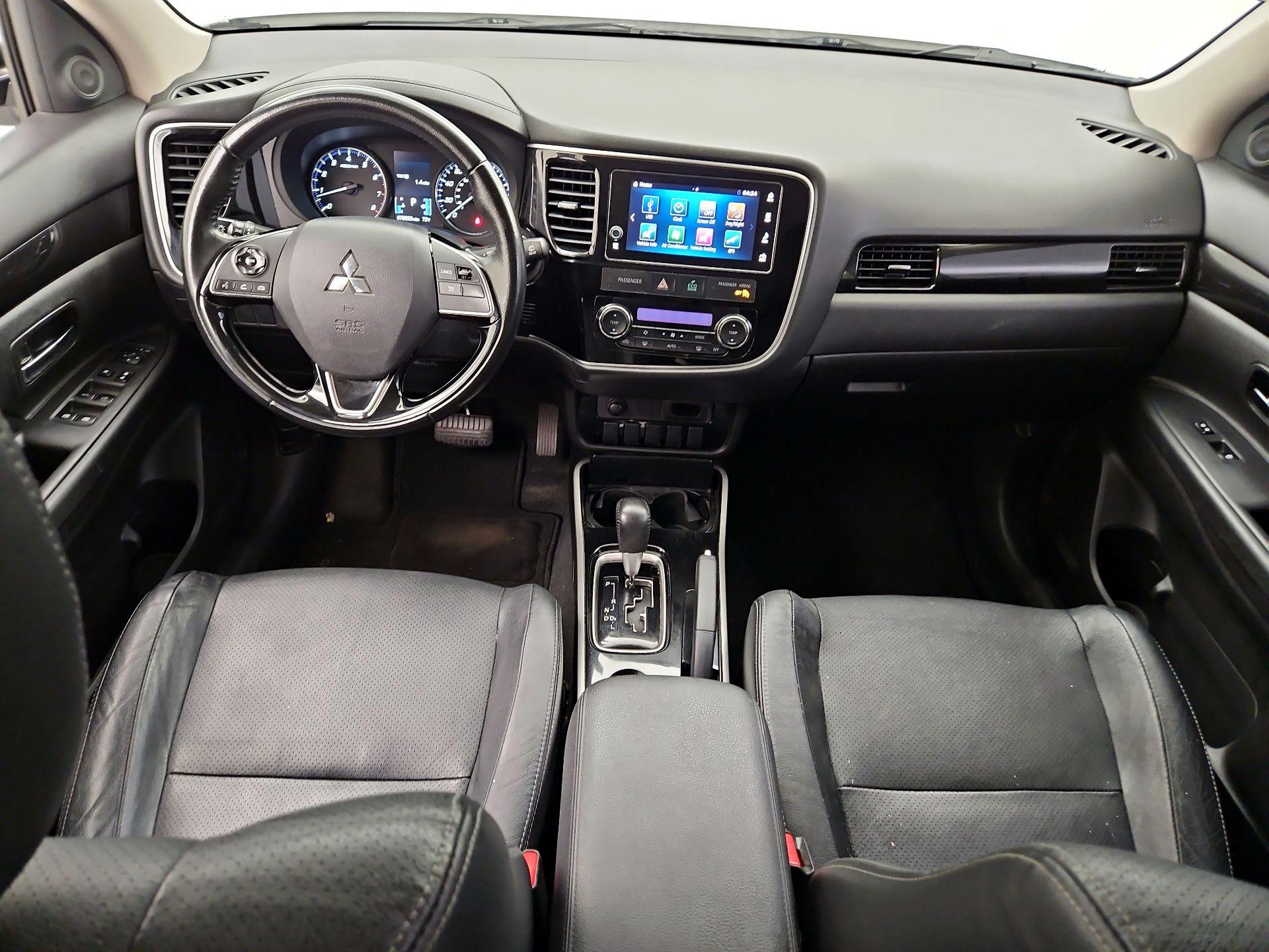Thumbnail: 2017 Mitsubishi Outlander - 9