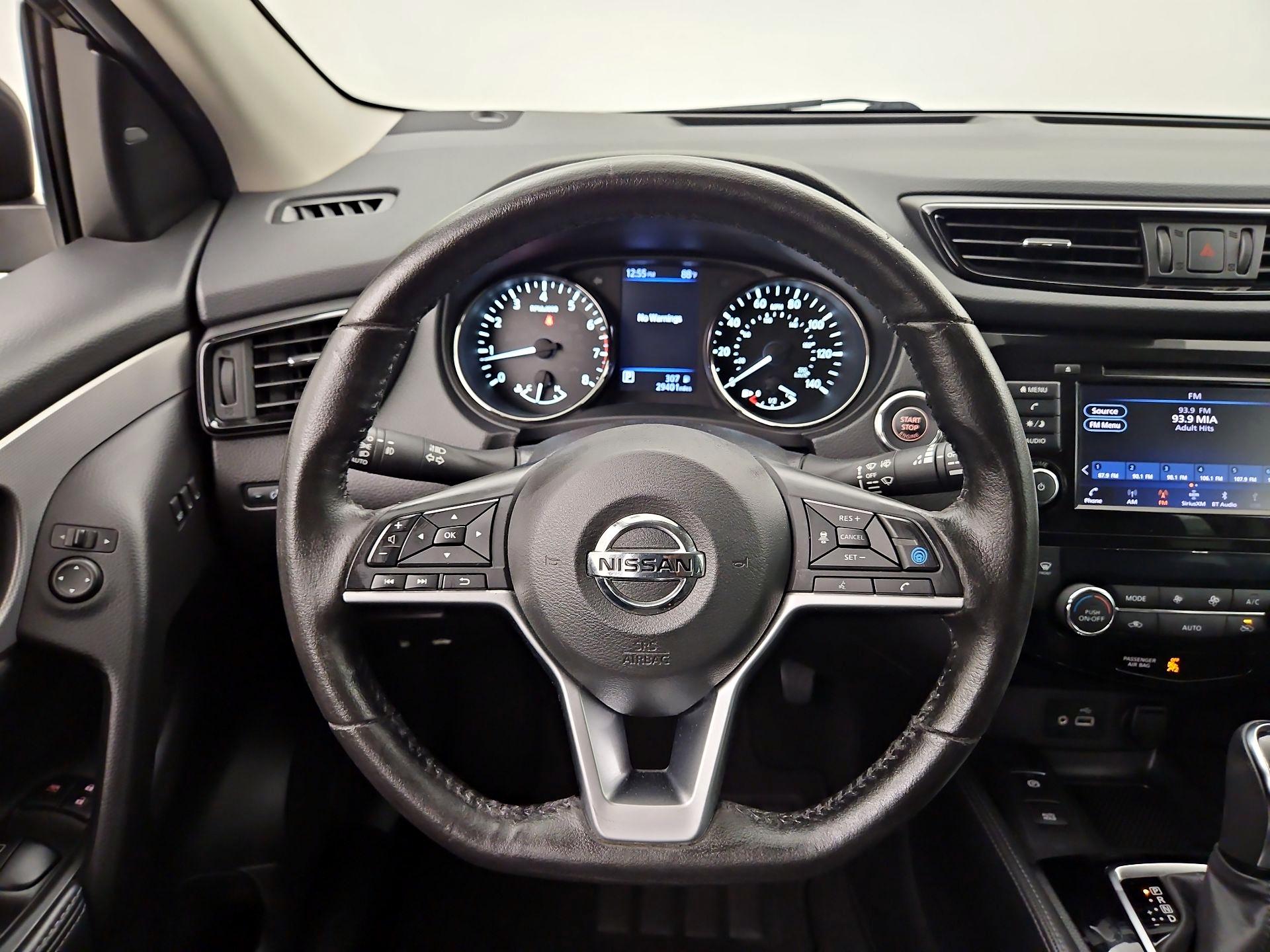 Thumbnail: 2020 Nissan Rogue Sport - 10