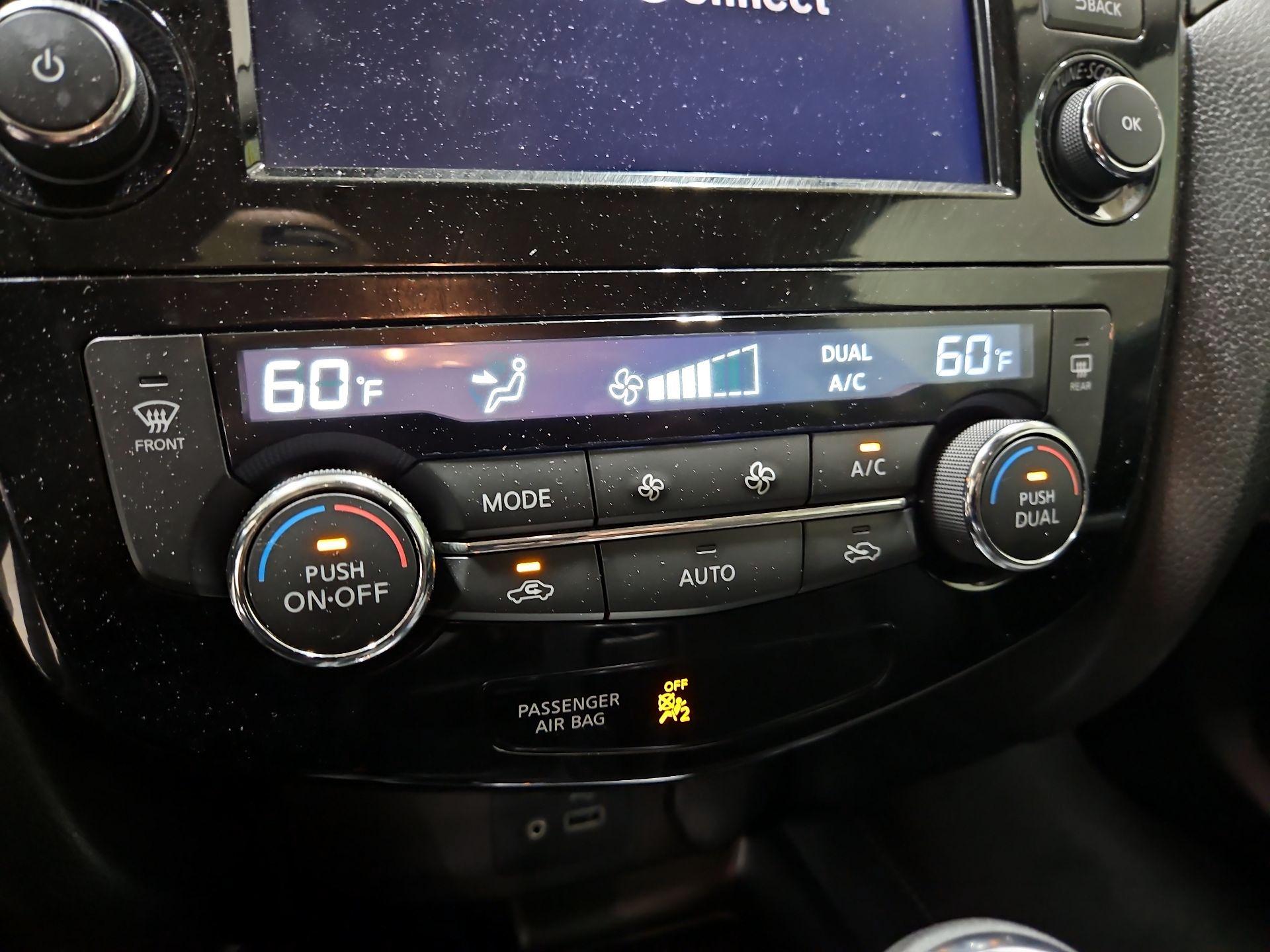 Thumbnail: 2020 Nissan Rogue Sport - 16