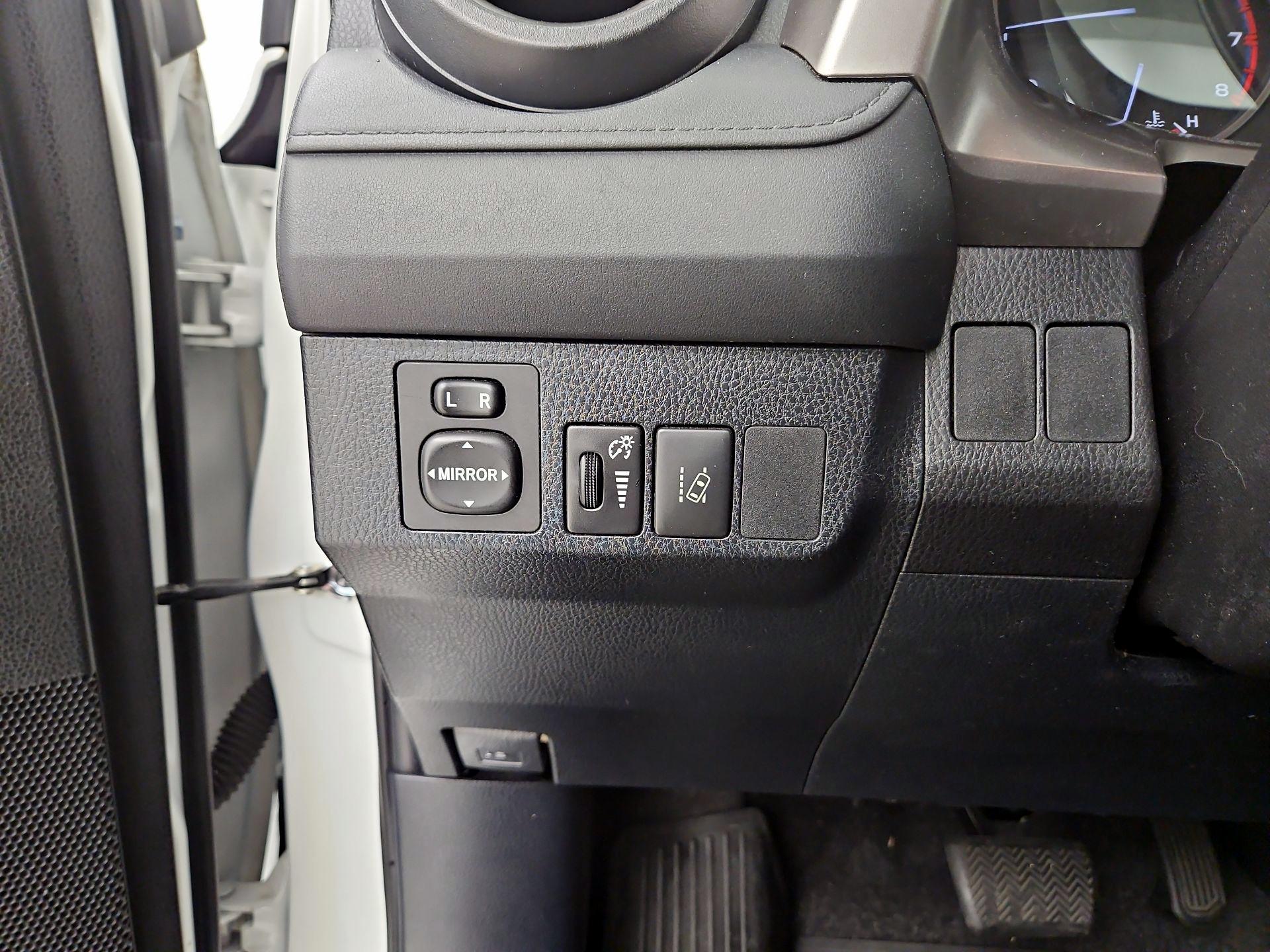 Thumbnail: 2018 Toyota RAV4 - 13