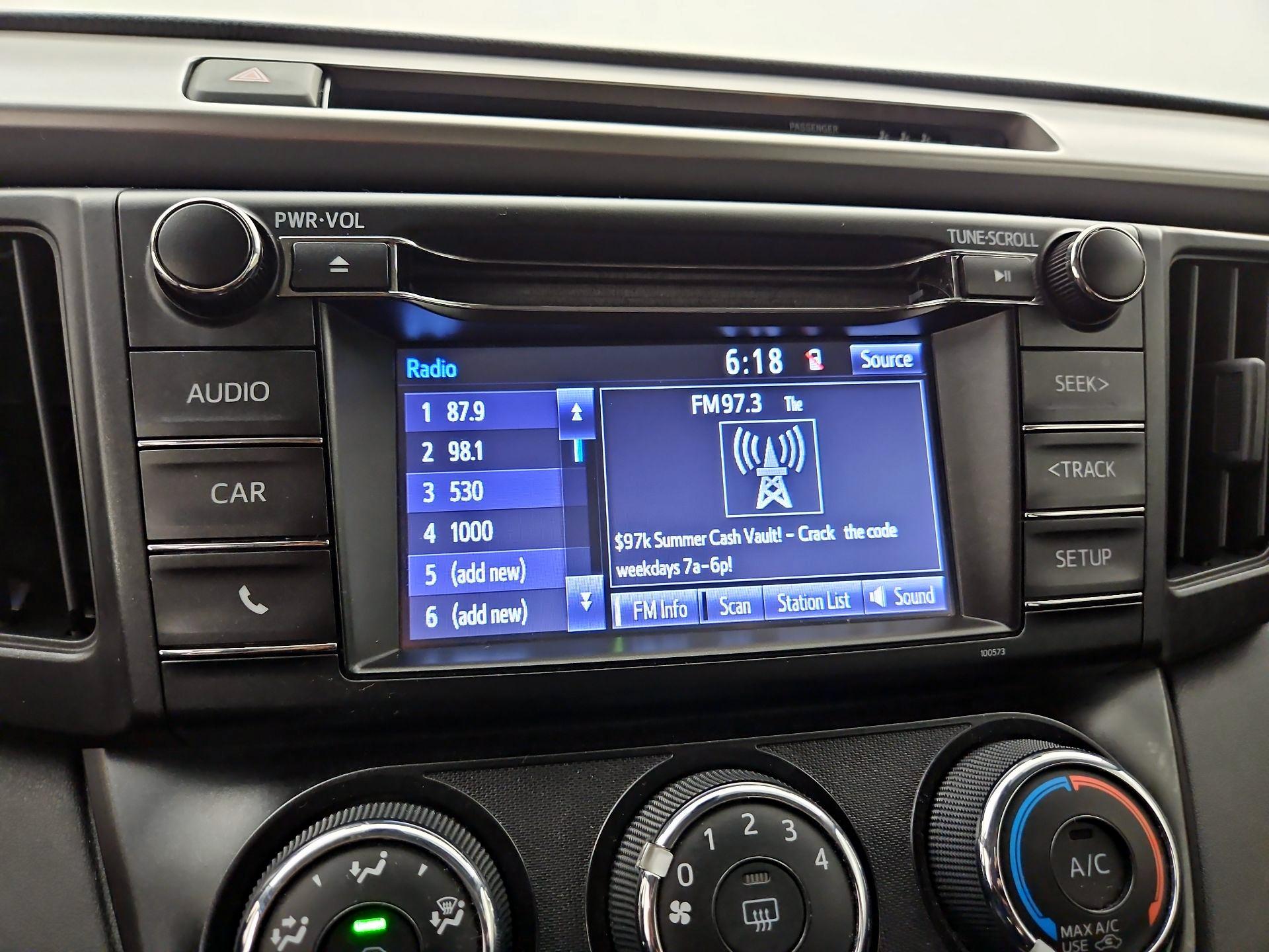 Thumbnail: 2018 Toyota RAV4 - 15