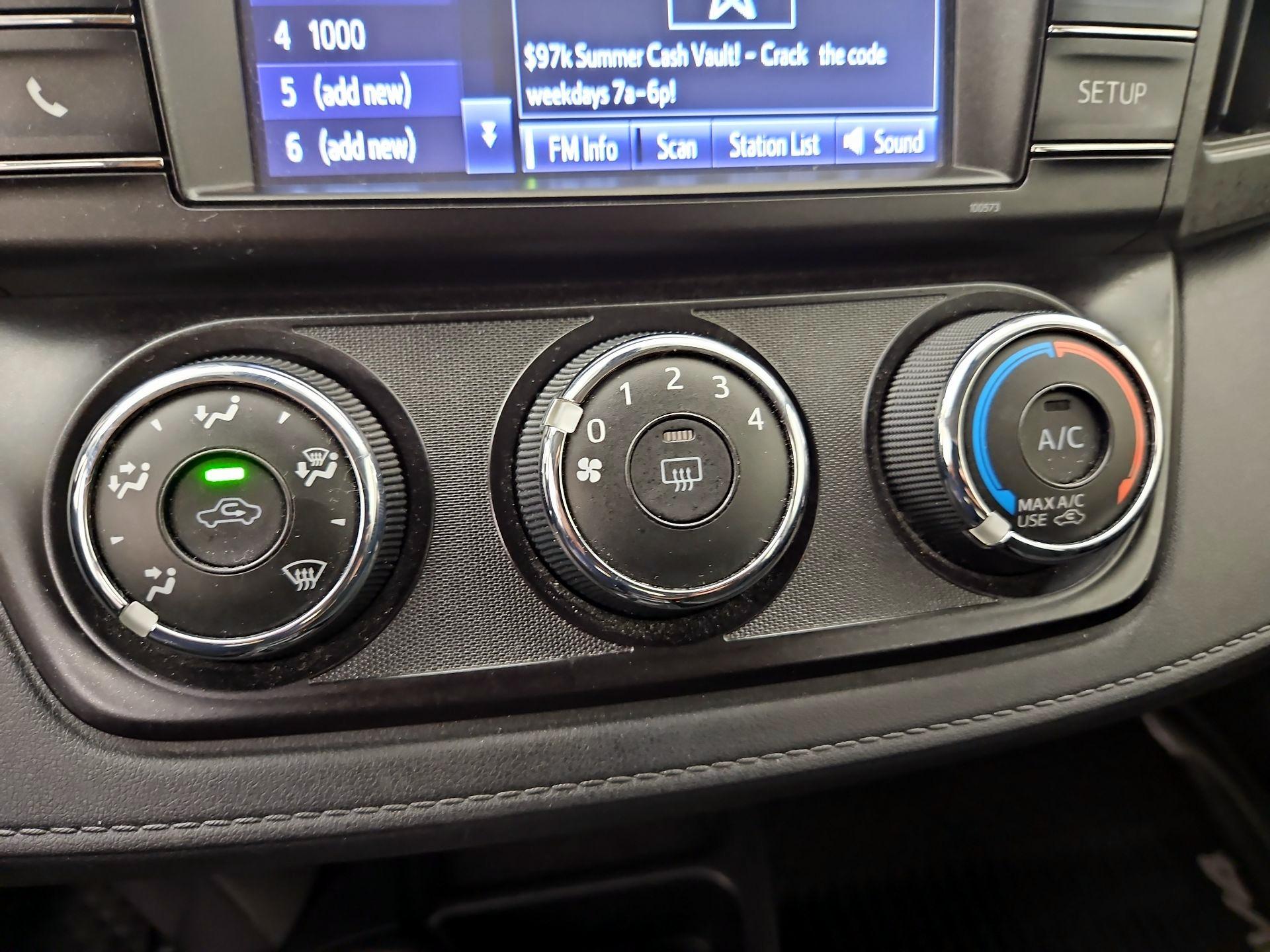 Thumbnail: 2018 Toyota RAV4 - 16