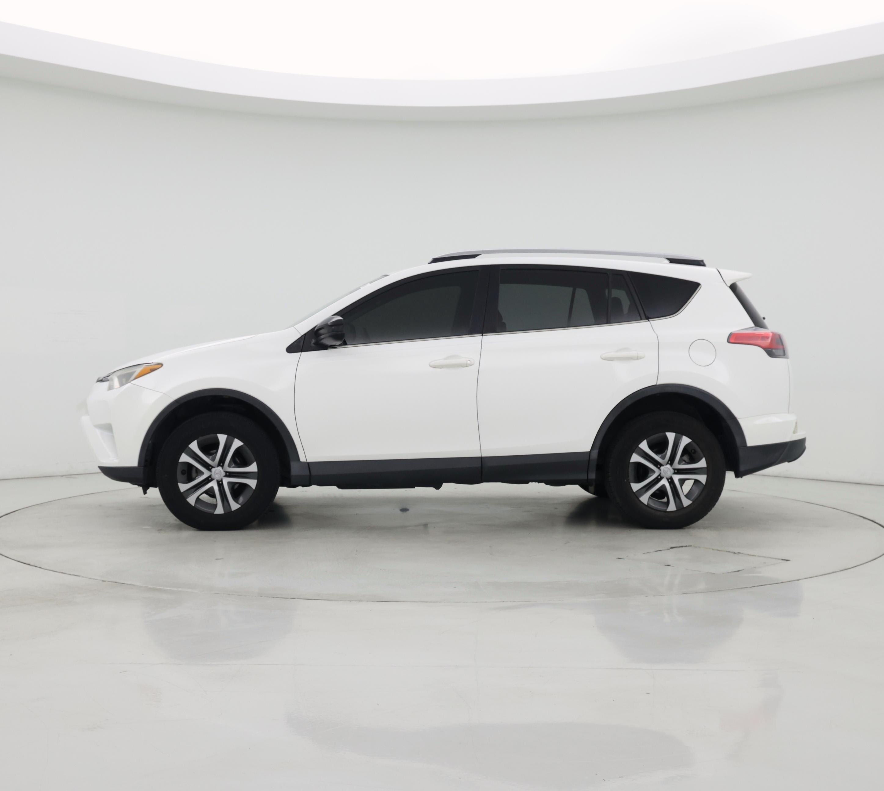 Thumbnail: 2018 Toyota RAV4 - 3