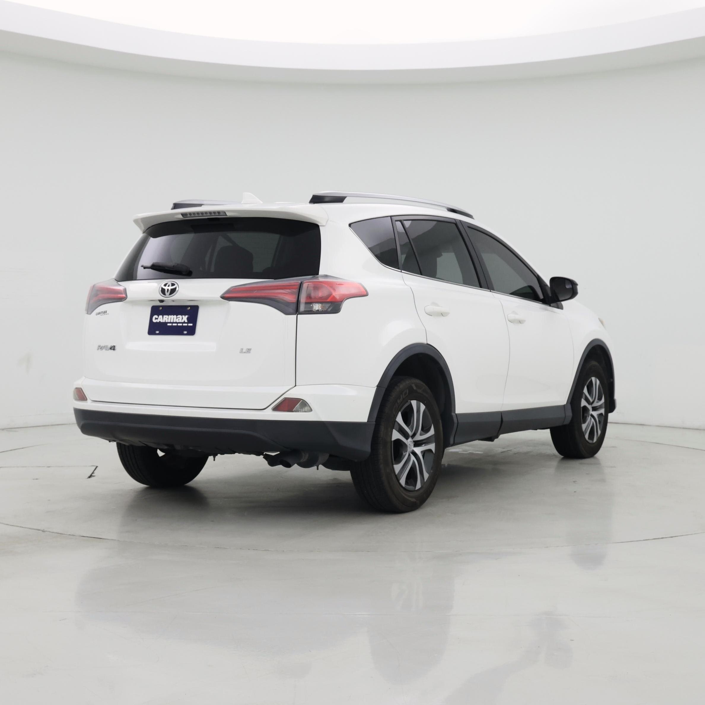 Thumbnail: 2018 Toyota RAV4 - 8