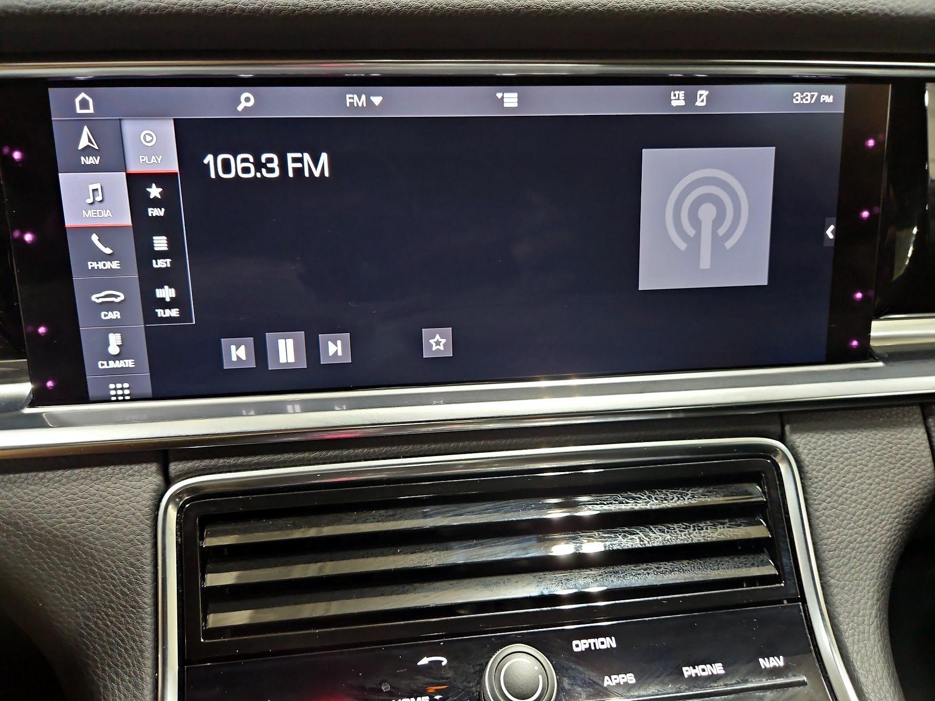 Thumbnail: 2020 Porsche Panamera - 16