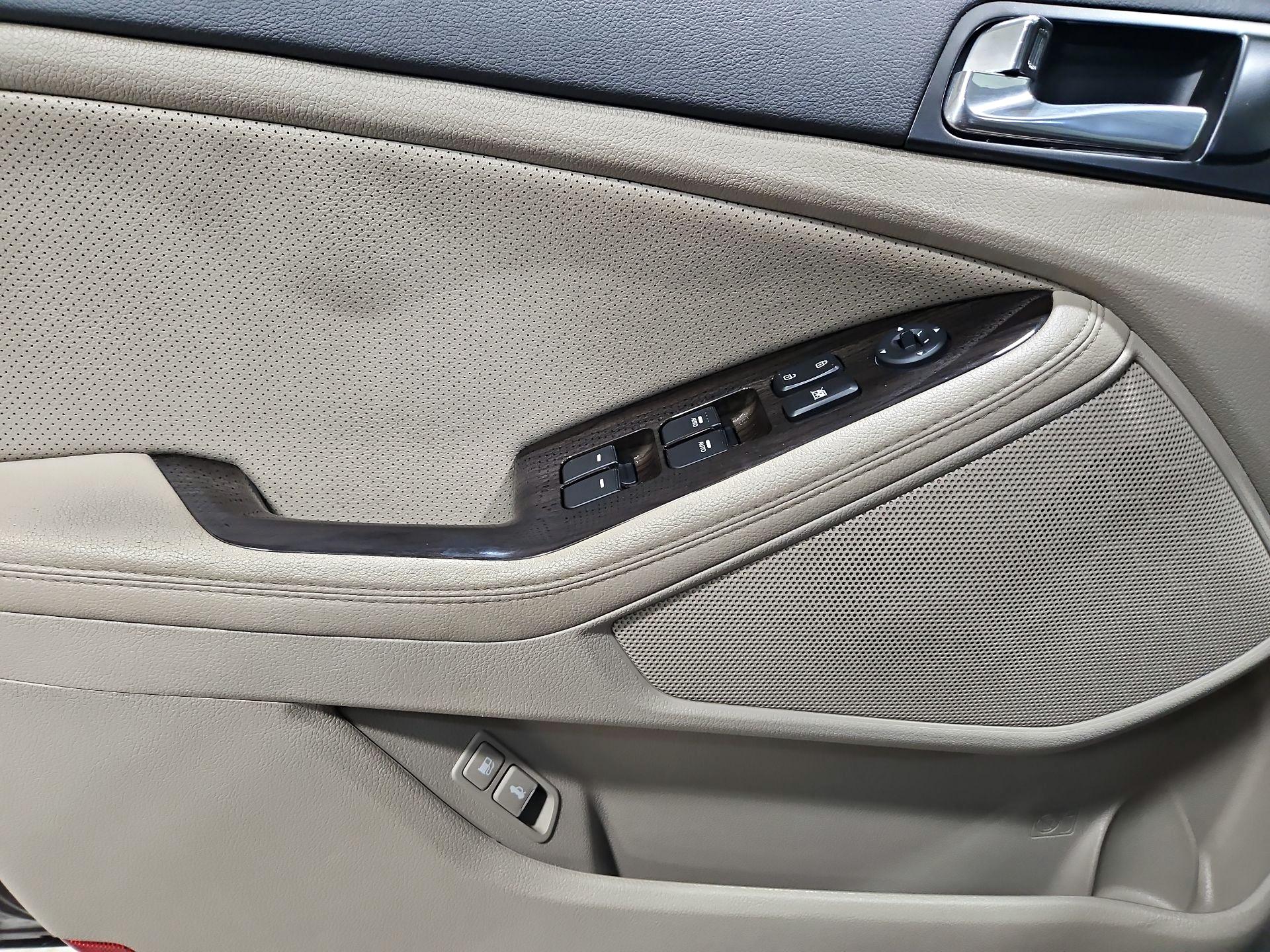 Thumbnail: 2015 Kia Optima - 12