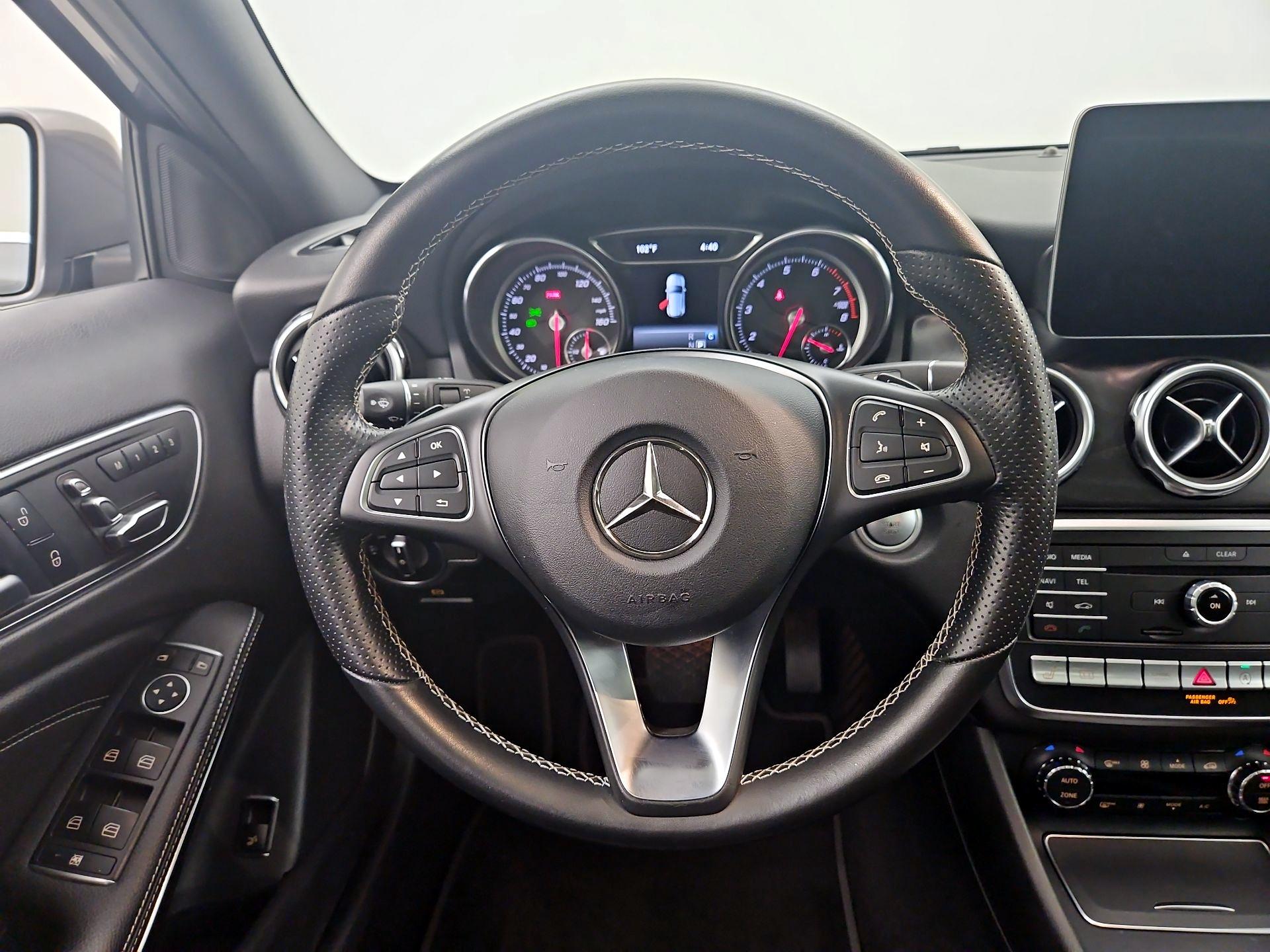 Thumbnail: 2018 Mercedes-Benz GLA - 10