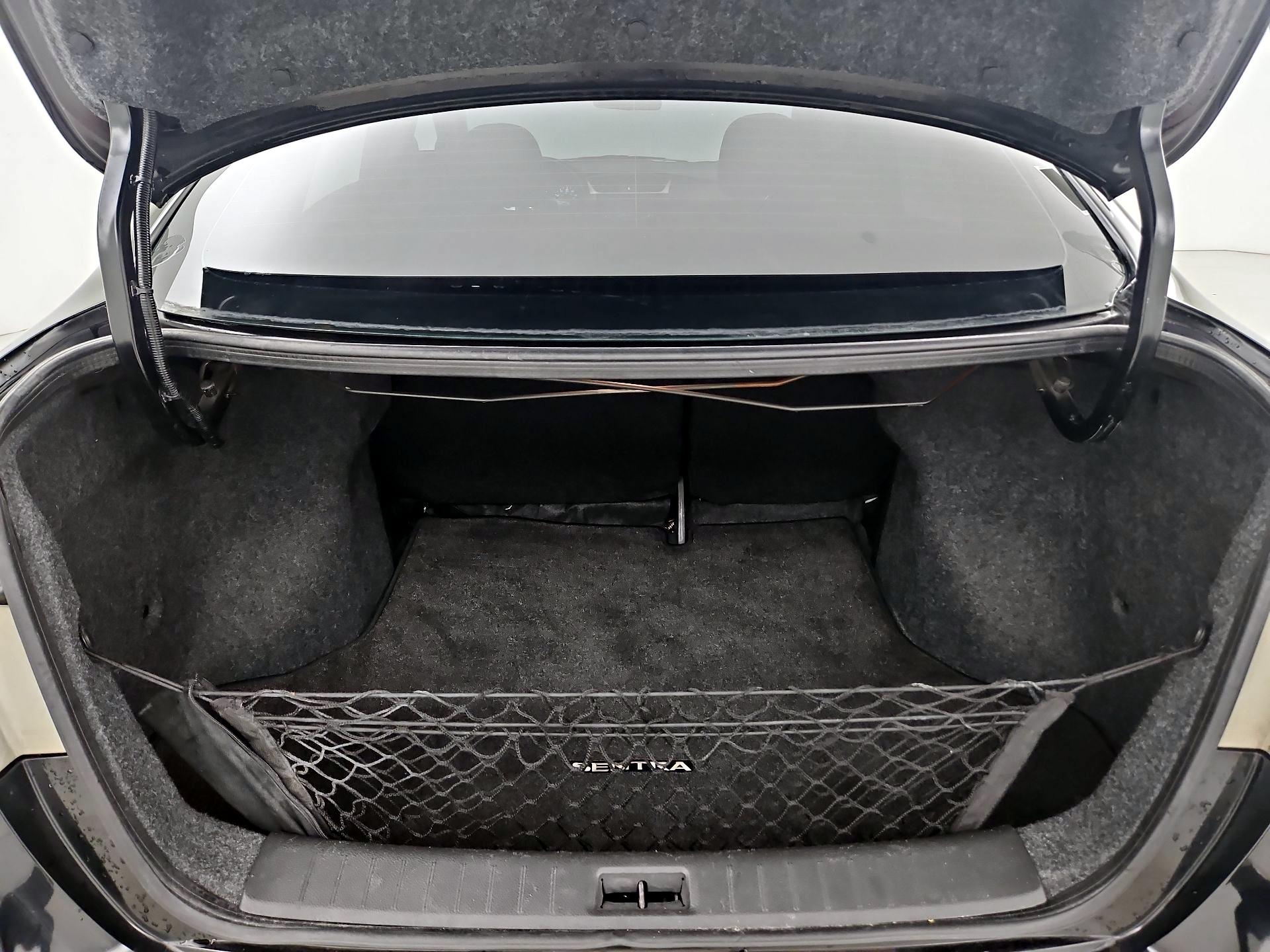 Thumbnail: 2018 Nissan Sentra - 19