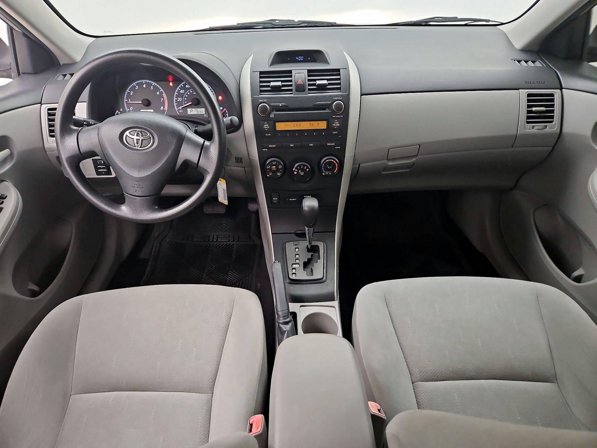 Thumbnail: 2013 Toyota Corolla - 9