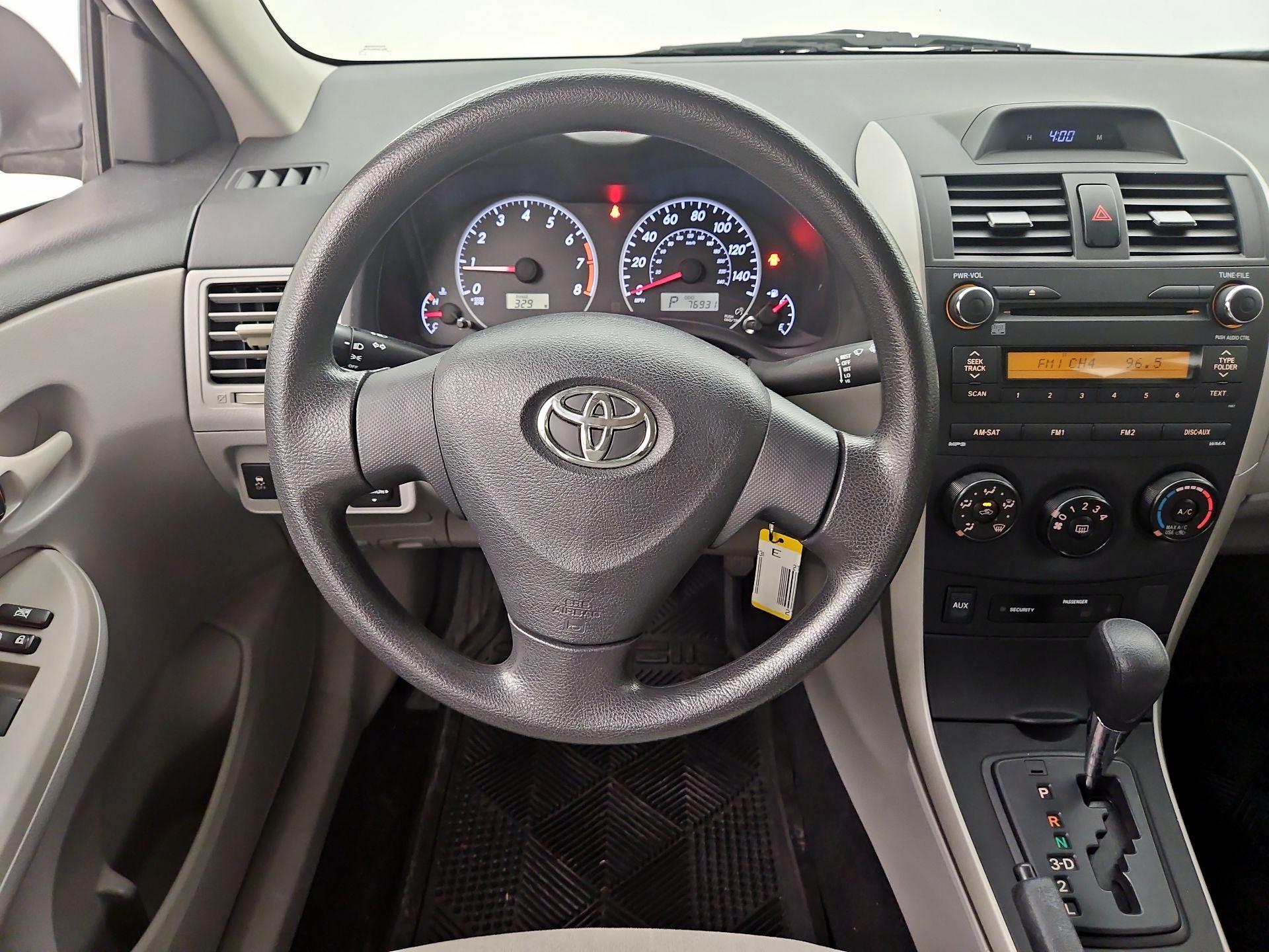 Thumbnail: 2013 Toyota Corolla - 10