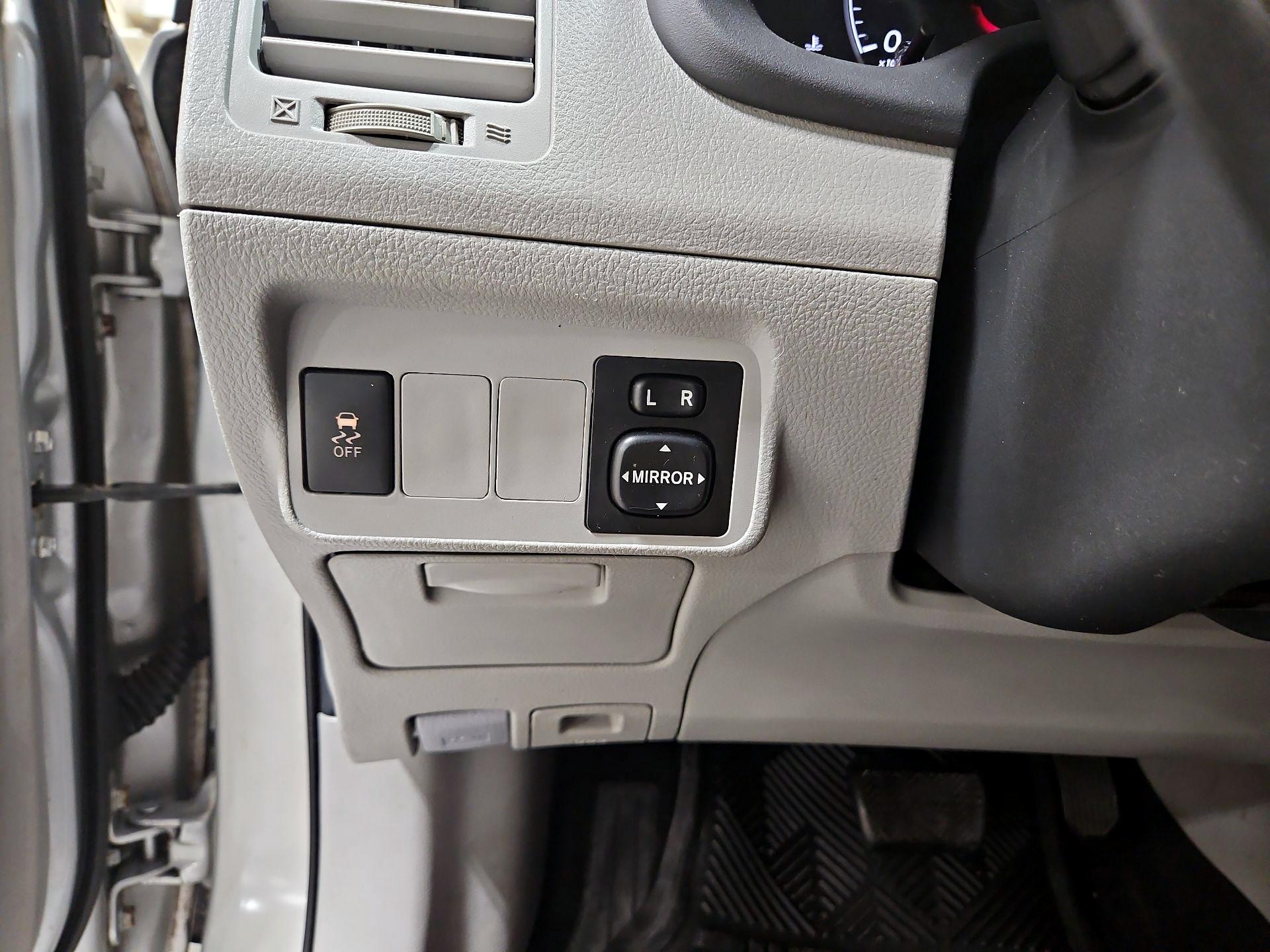 Thumbnail: 2013 Toyota Corolla - 13