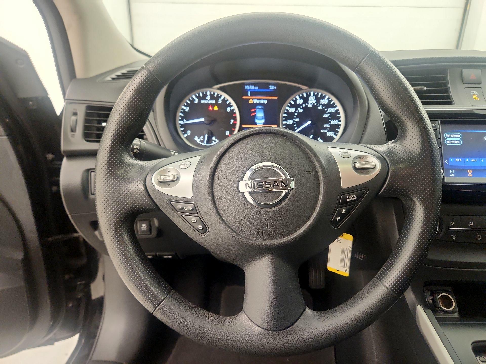 Thumbnail: 2019 Nissan Sentra - 10