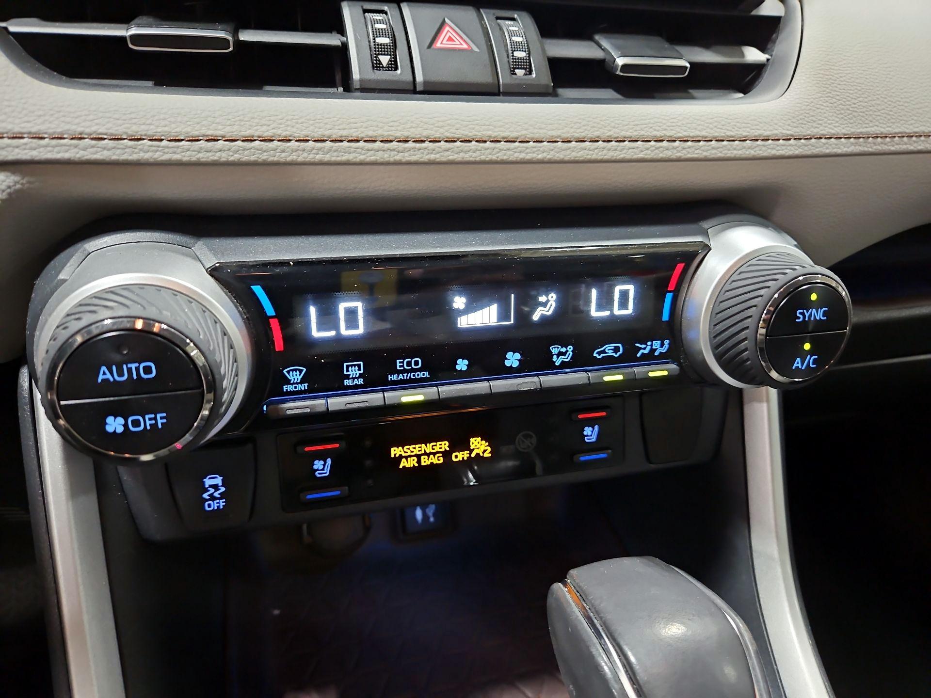 Thumbnail: 2019 Toyota RAV4 - 16