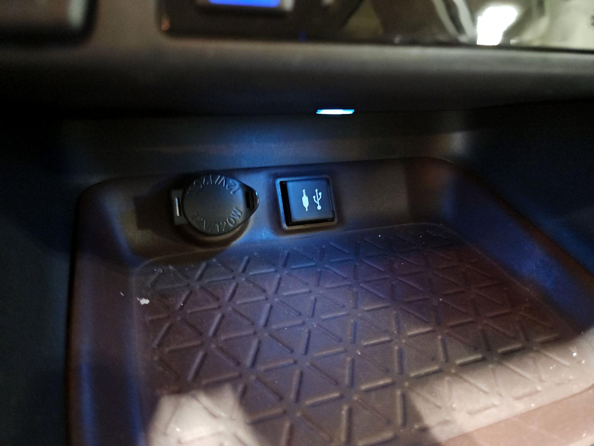 Thumbnail: 2019 Toyota RAV4 - 18