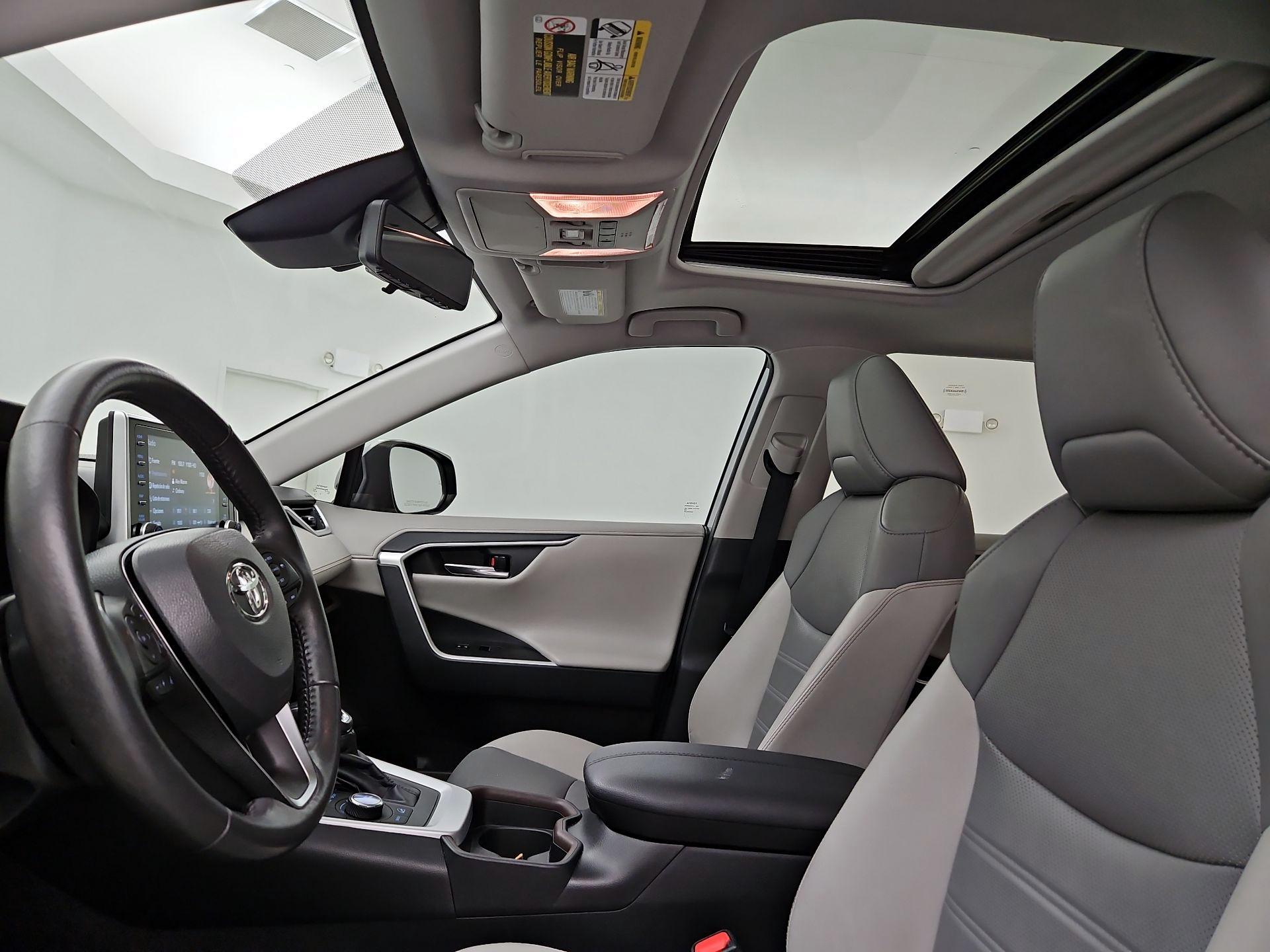 Thumbnail: 2019 Toyota RAV4 - 19
