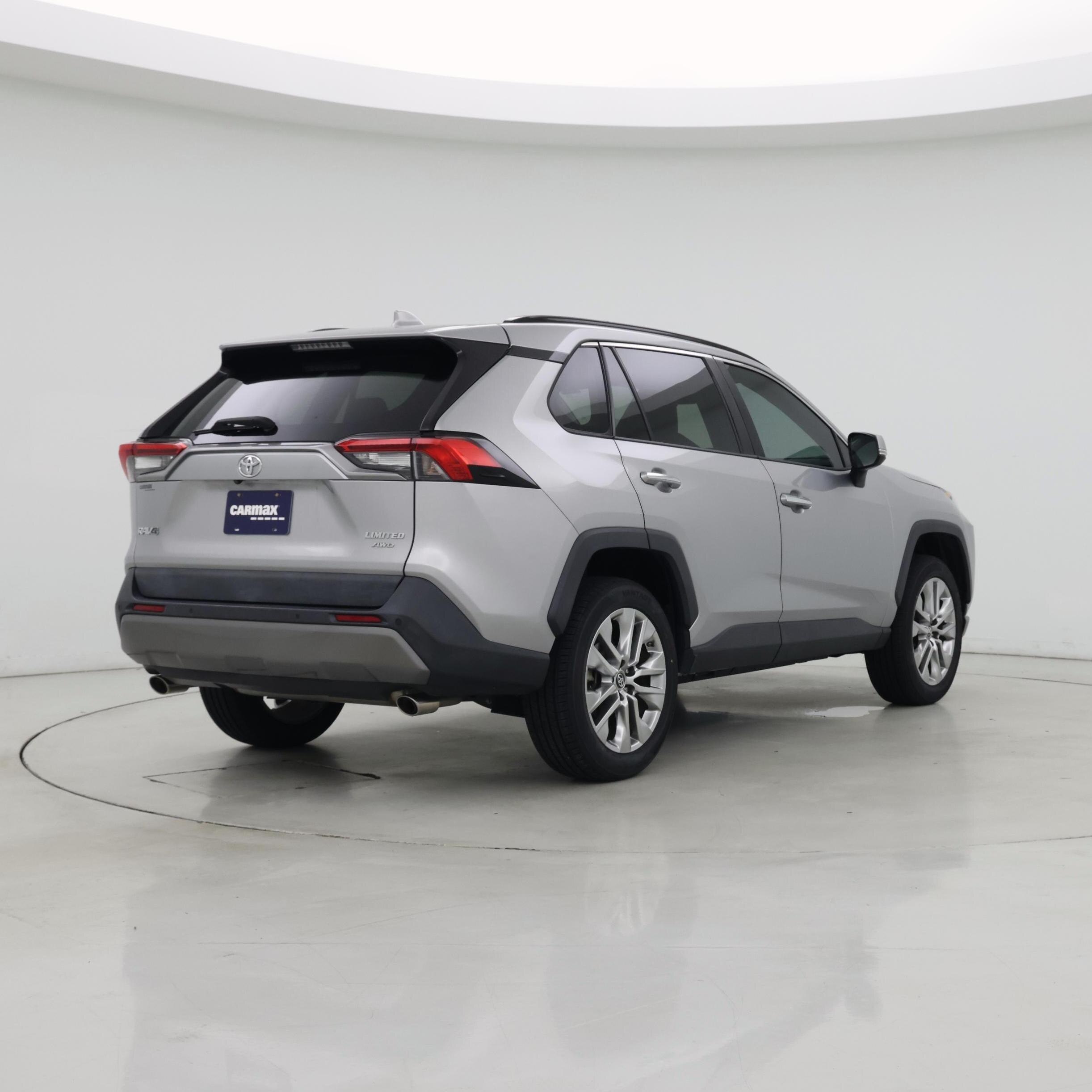 Thumbnail: 2019 Toyota RAV4 - 8